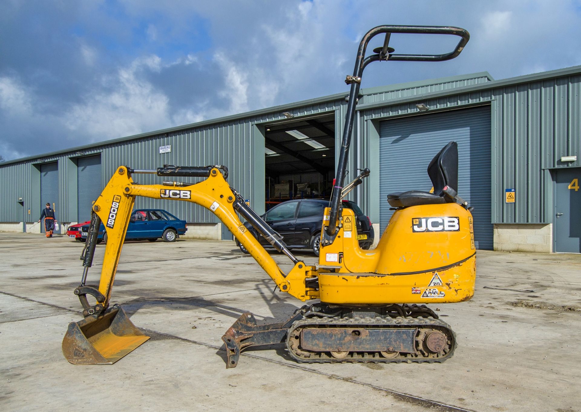 JCB 8008 CTS 0.8 tonne rubber tracked micro excavator Year: 2017 S/N: 1930304 Recorded Hours: 1126 - Image 7 of 27