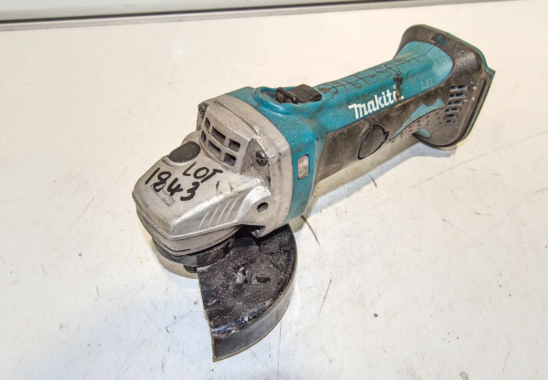 Makita DGA452 18v cordless angle grinder ** No battery or charger ** 16051960