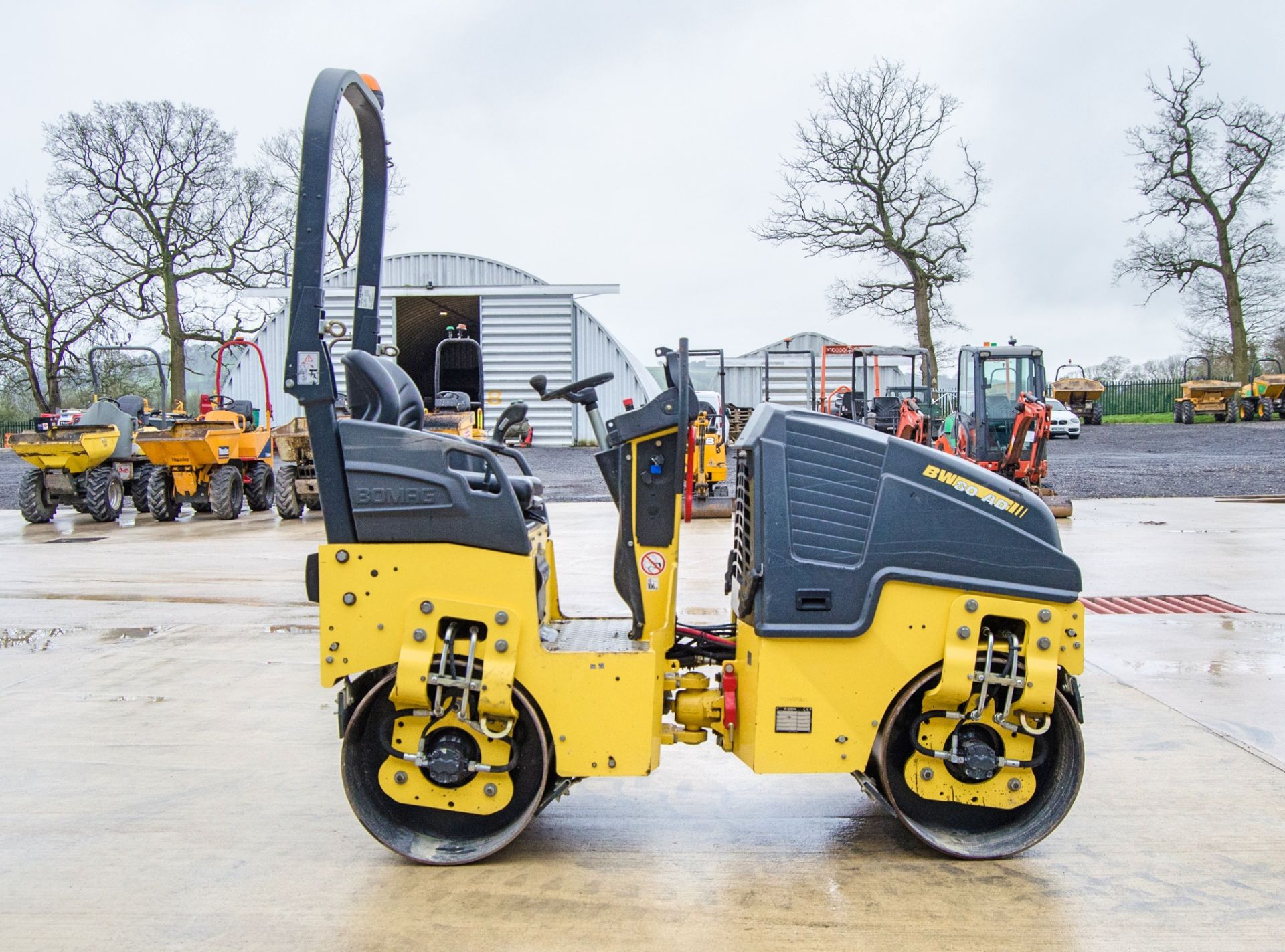 Bomag BW80 AD-5 double drum ride on roller Year: 2018 S/N: 2091011 Recorded Hours: 439 - Image 8 of 21