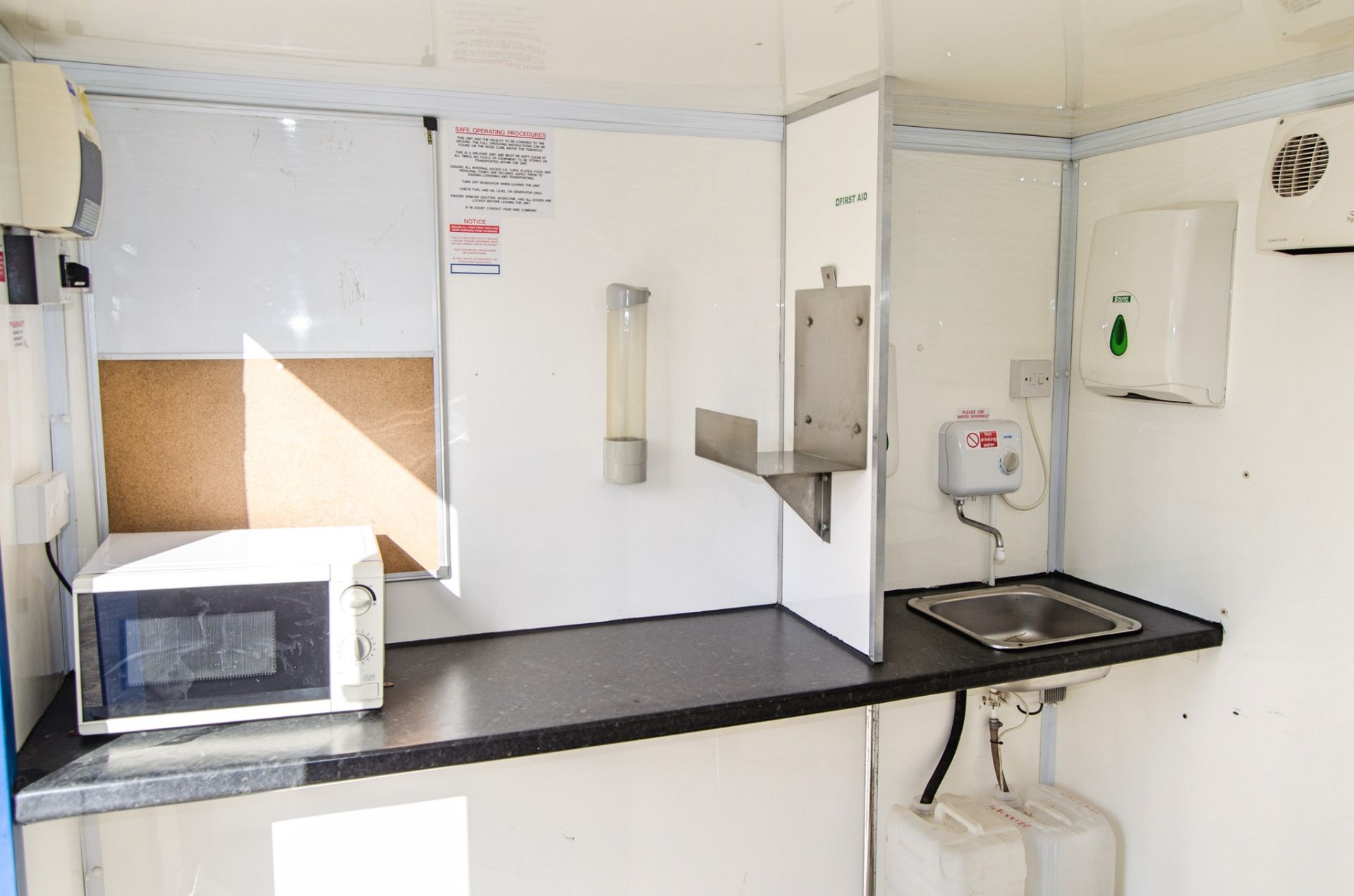 Boss Cabins 12ft x 8ft steel anti-vandal mobile welfare site unit Comprising of: canteen area, - Bild 8 aus 12