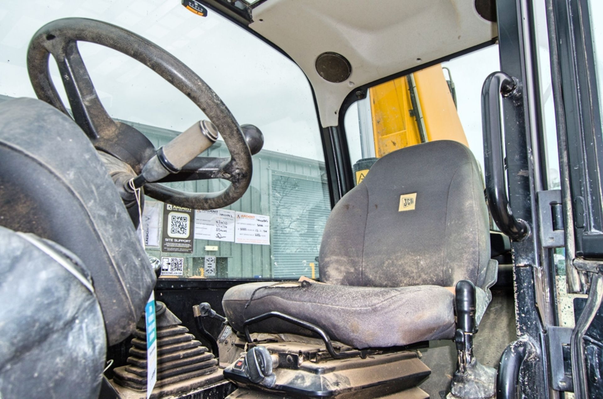 JCB 540-140 Hi-Viz T4 IV 14 metre telescopic handler Year: 2018 S/N: 2573533 Recorded Hours: 5089 - Image 17 of 26