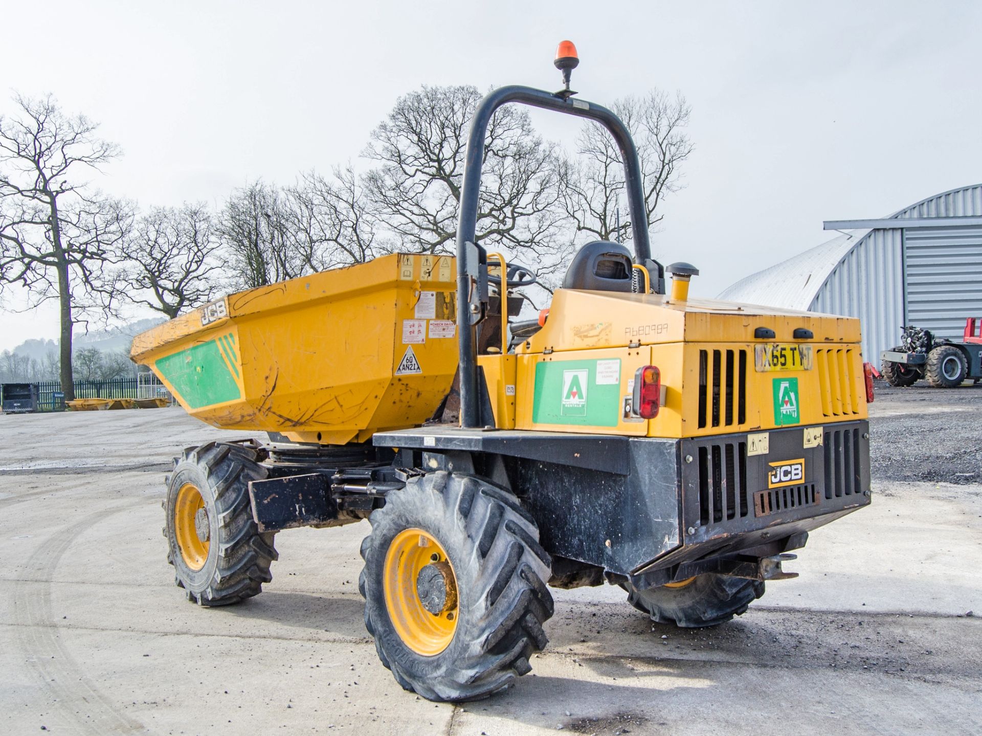 JCB 6 tonne swivel skip dumper Year: 2015 S/N: EFFRL8757 Recorded Hours: 2212 c/w V5C certificate - Image 4 of 23