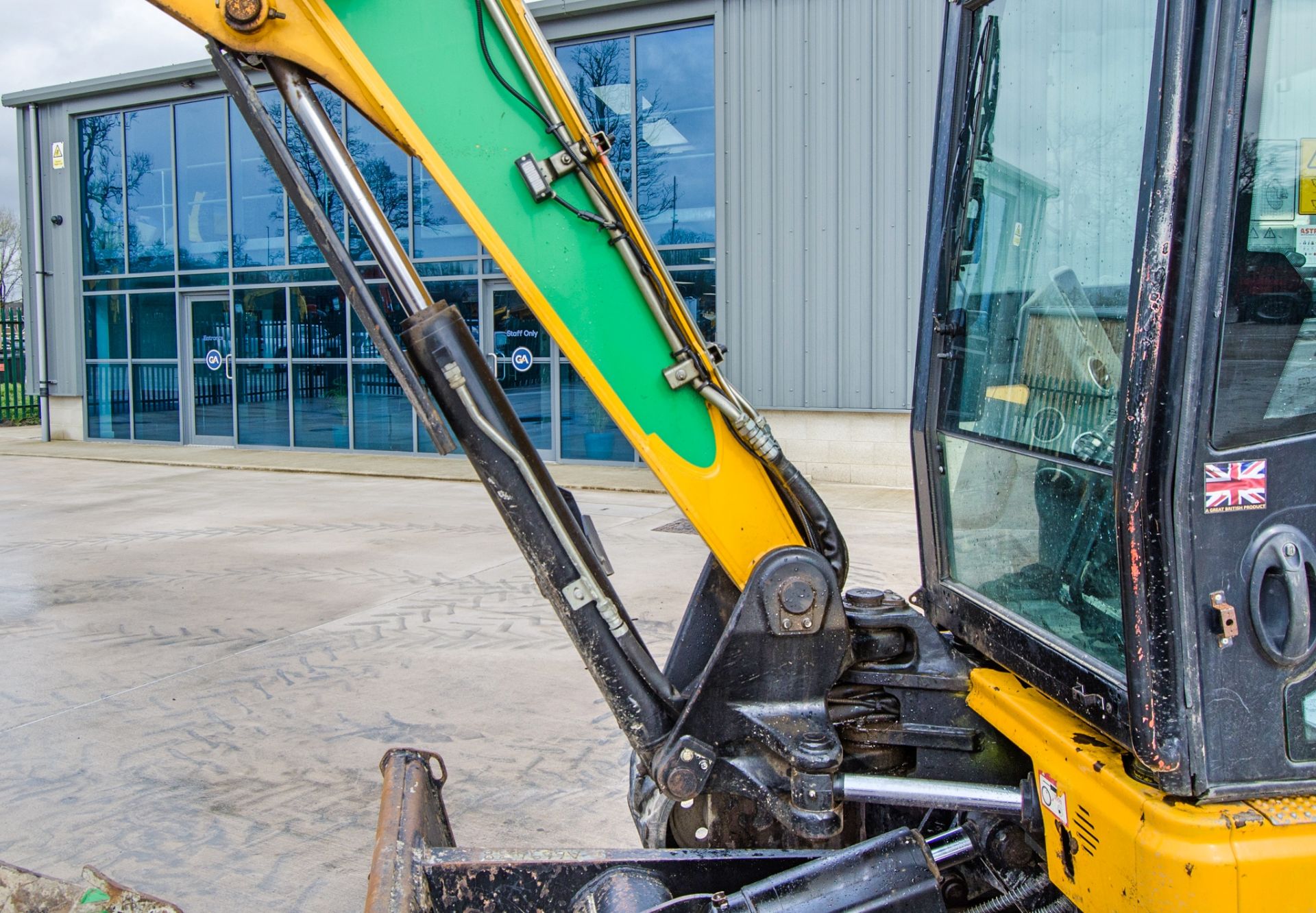 JCB 65 R-1 6.5 tonne rubber tracked excavator Year: 2015 S/N: 1914102 Recorded Hours: 161 (Clock - Image 17 of 26
