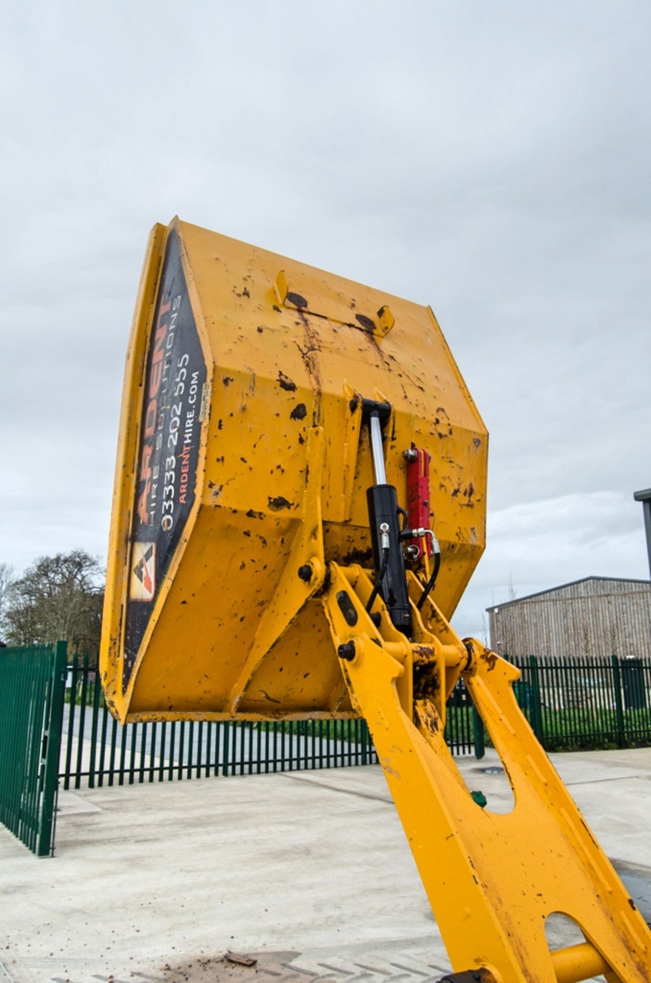 Thwaites 1 tonne hi-tip dumper Year: 2018 S/N: 817E1343 Recorded Hours: 1238 01DU0026 - Image 11 of 23