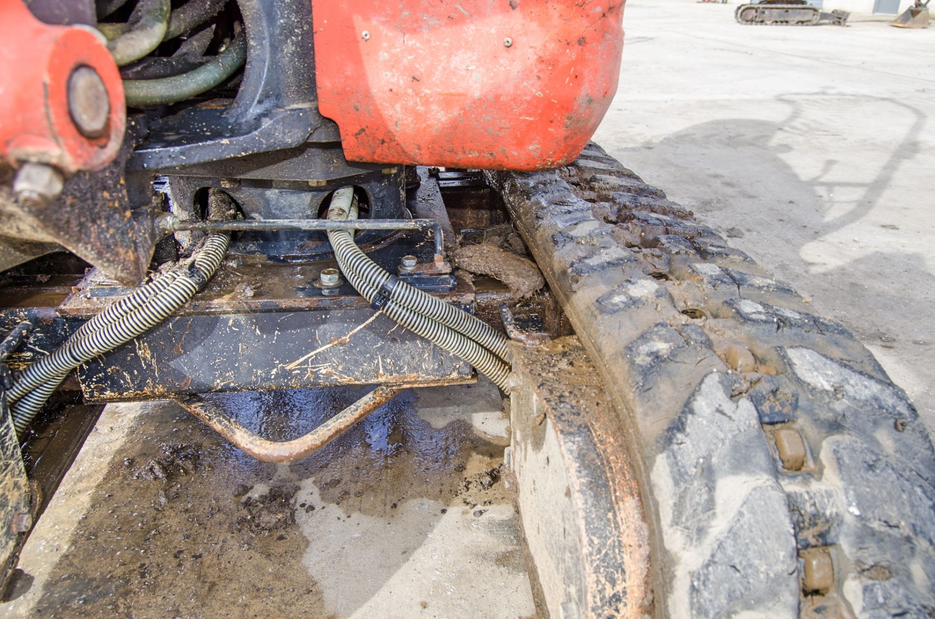 Kubota K008-3 0.8 tonne rubber tracked micro excavator Year:2018 S/N: 31312 Recorded Hours: 916 - Image 19 of 27