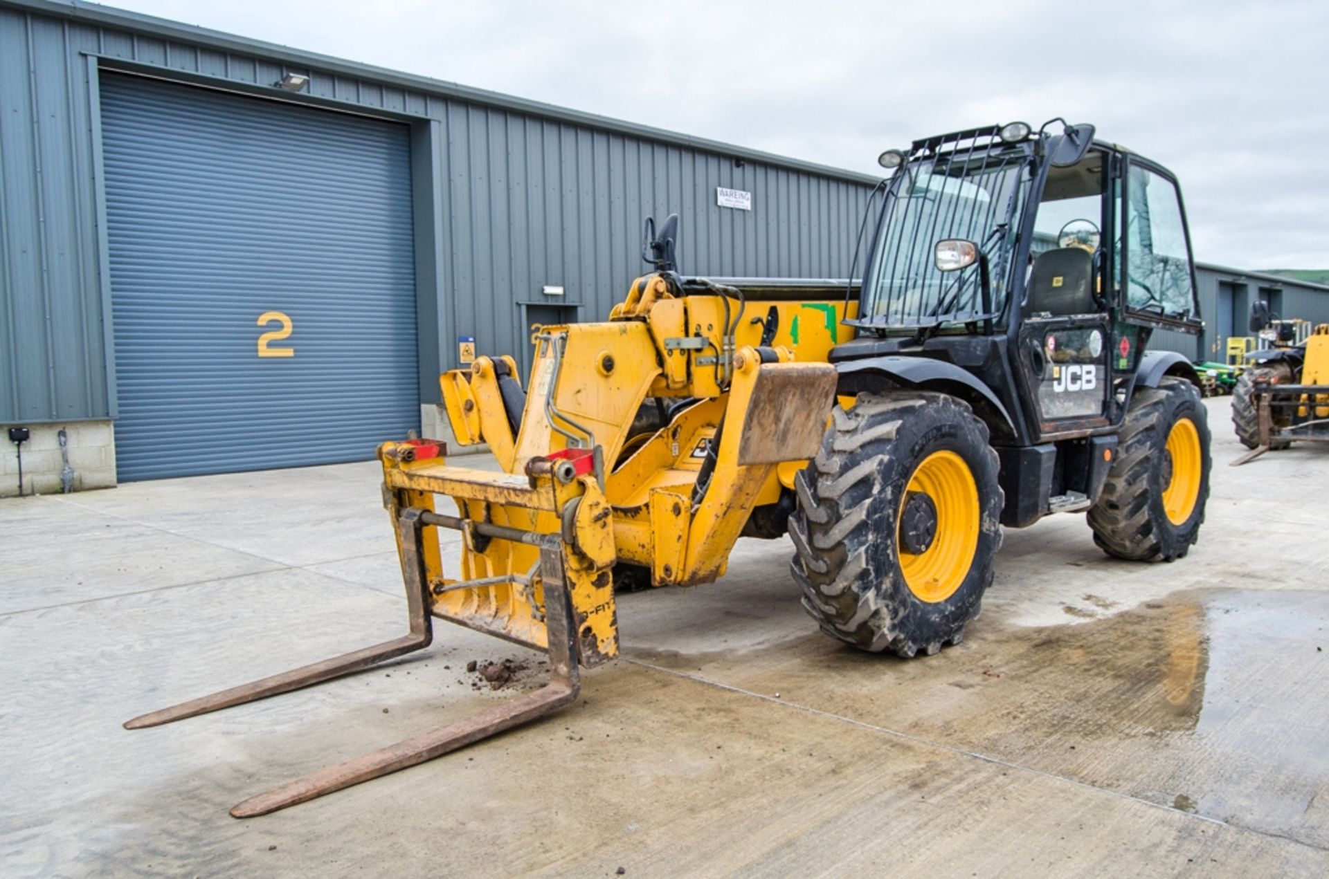 JCB 533-105 T4i IIIB 10.5 metre telescopic handler Year: 2015 S/N: 2349343 Recorded Hours: 3034 c/