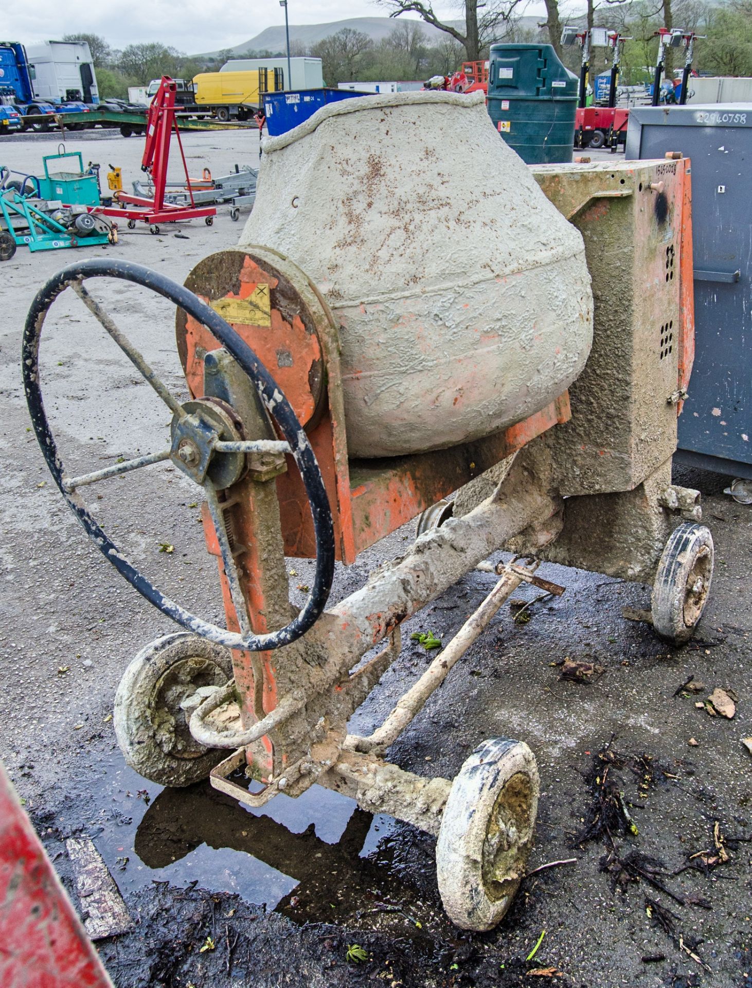 Belle Premier 100XT diesel driven electric start site mixer 1315008 ** Pull cord assembly & 1 tyre - Image 2 of 3