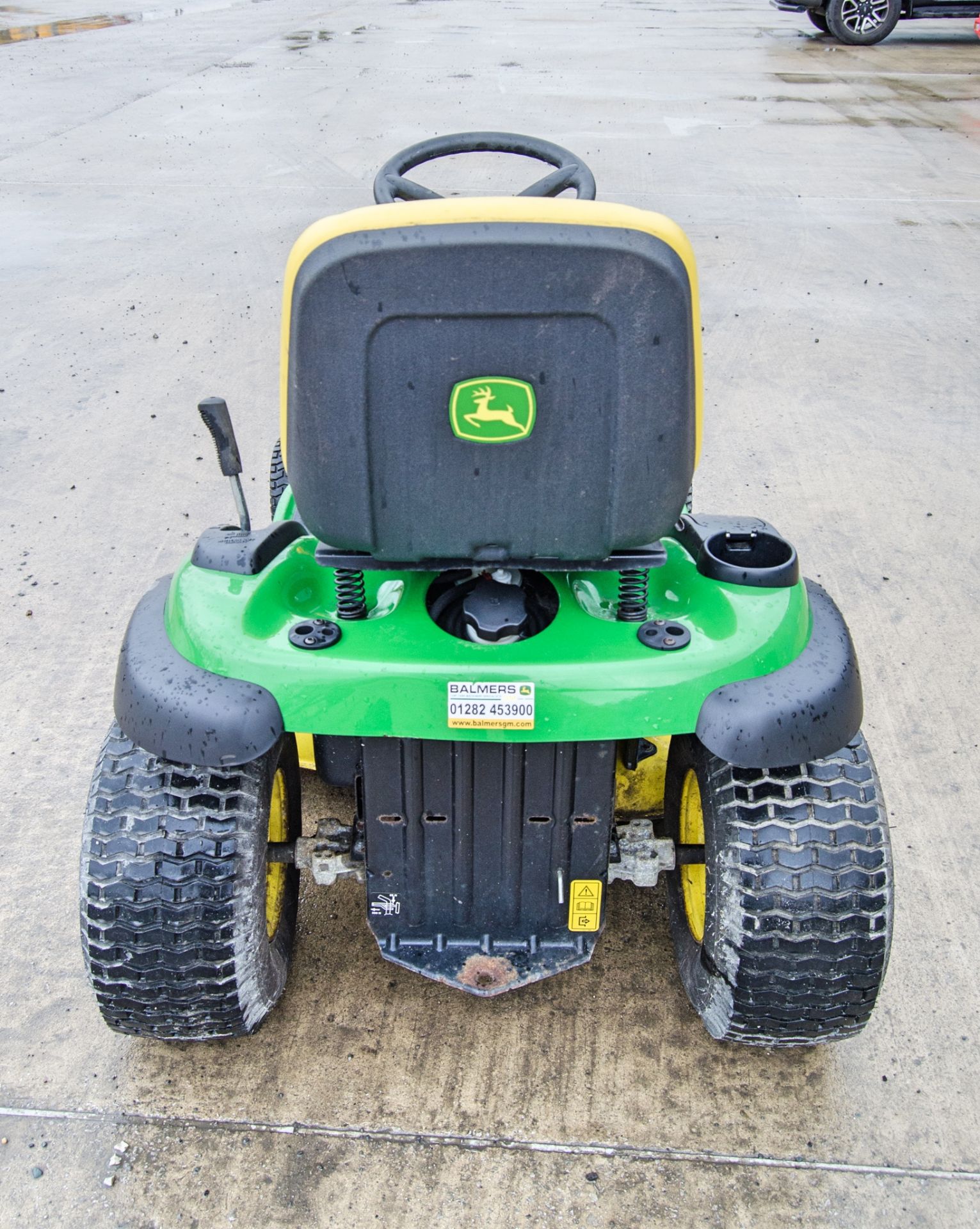 John Deere X125 petrol driven ride on mower Year: 2014 S/N: 100499 Recorded Hours: 41 - Image 6 of 14