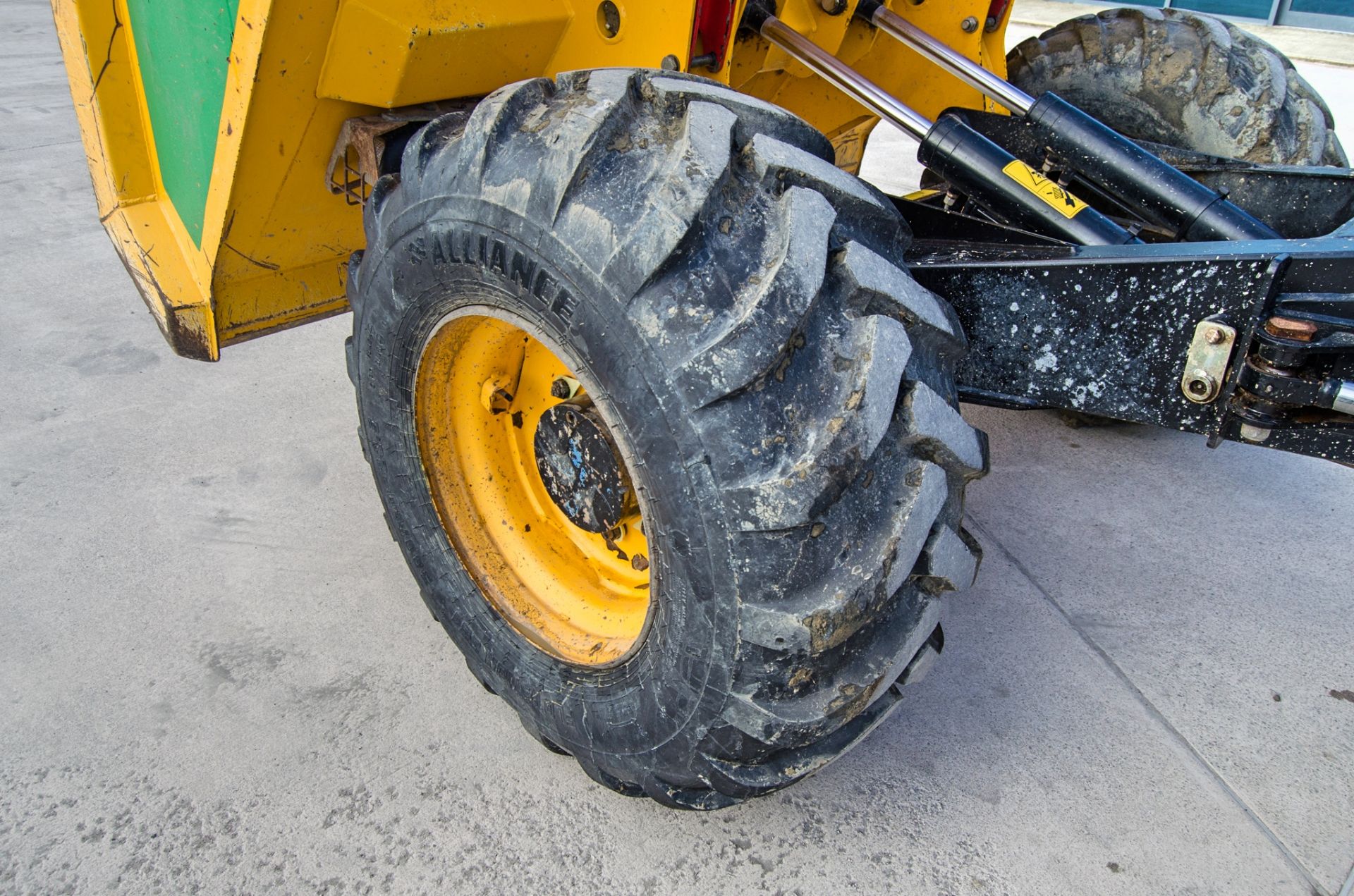 JCB 9 tonne straight skip dumper Year: 2017 S/N: EHHRM3137 Recorded Hours: 1672 A779351 - Image 13 of 22