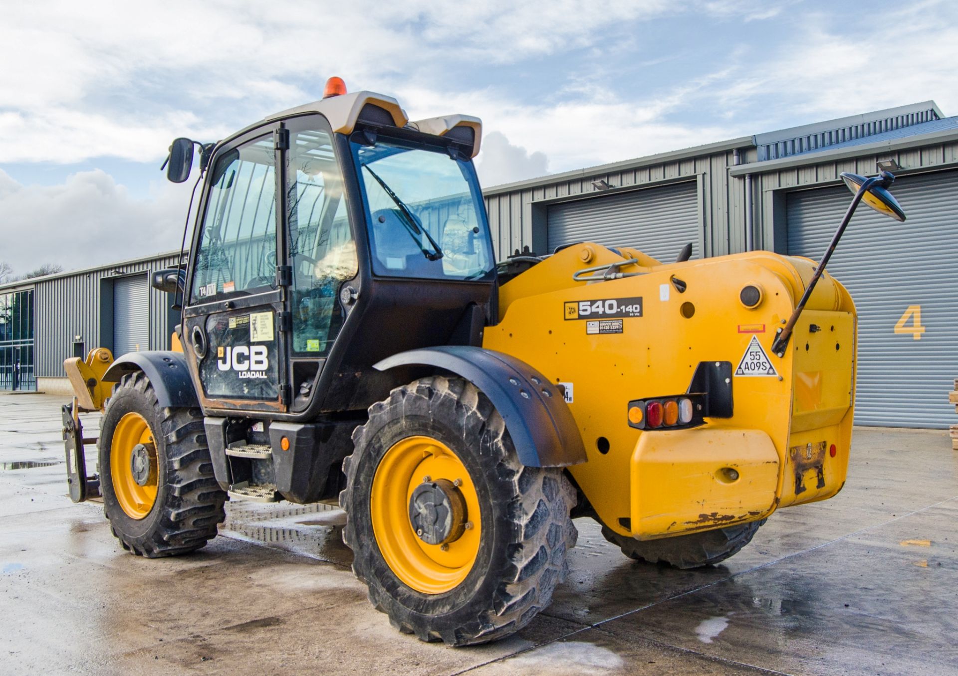 JCB 540-140 T4 IV 14 metre telescopic handler Year: 2016 S/N: 2465067 Recorded Hours: 3083 A727535 - Bild 4 aus 24