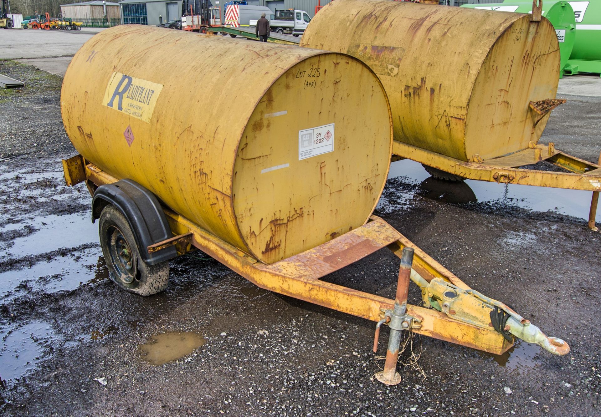 Single axle fast tow mobile bunded fuel bowser c/w petrol pump (parts missing), delivery hose & - Image 2 of 5