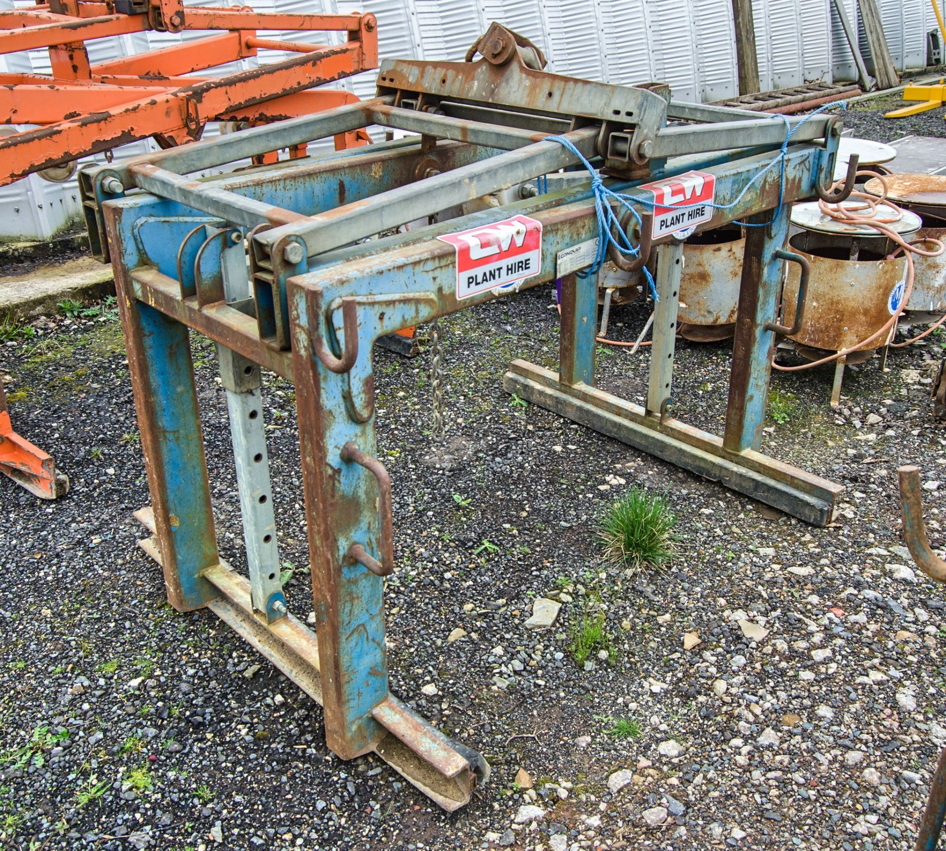 Conquip 2 tonne block grab E322047