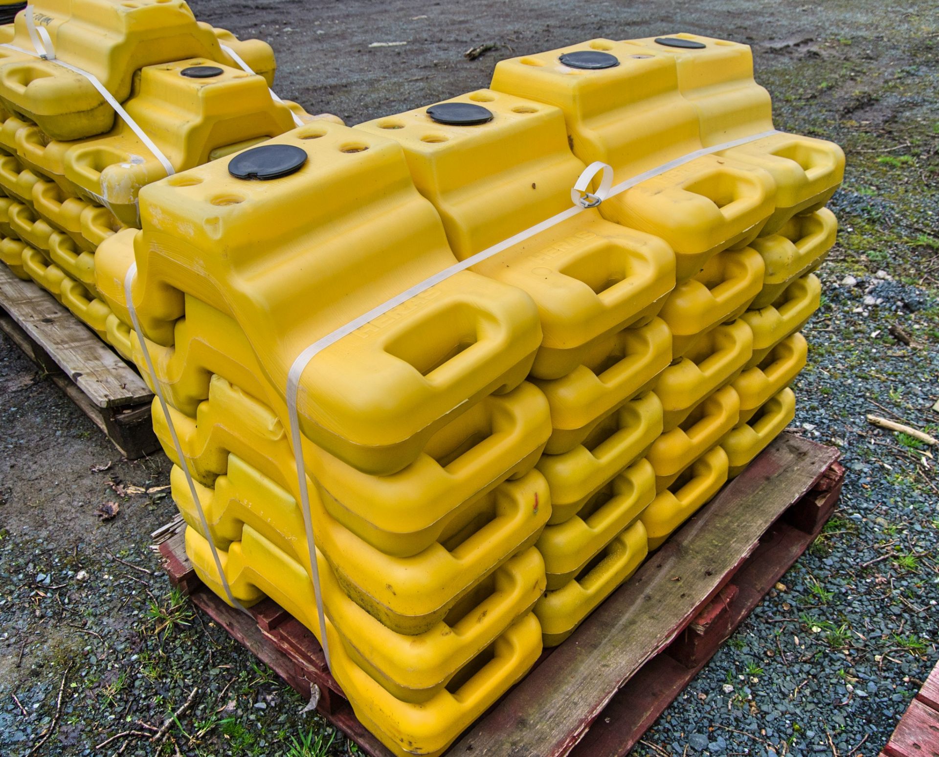 20 - Heras ballast blocks - Image 2 of 2