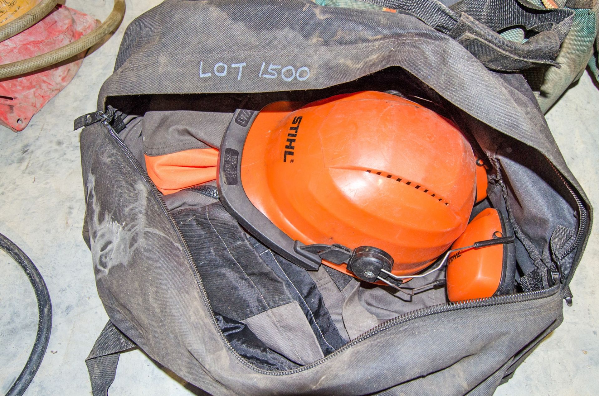 Bag of chainsaw personnel protection gear