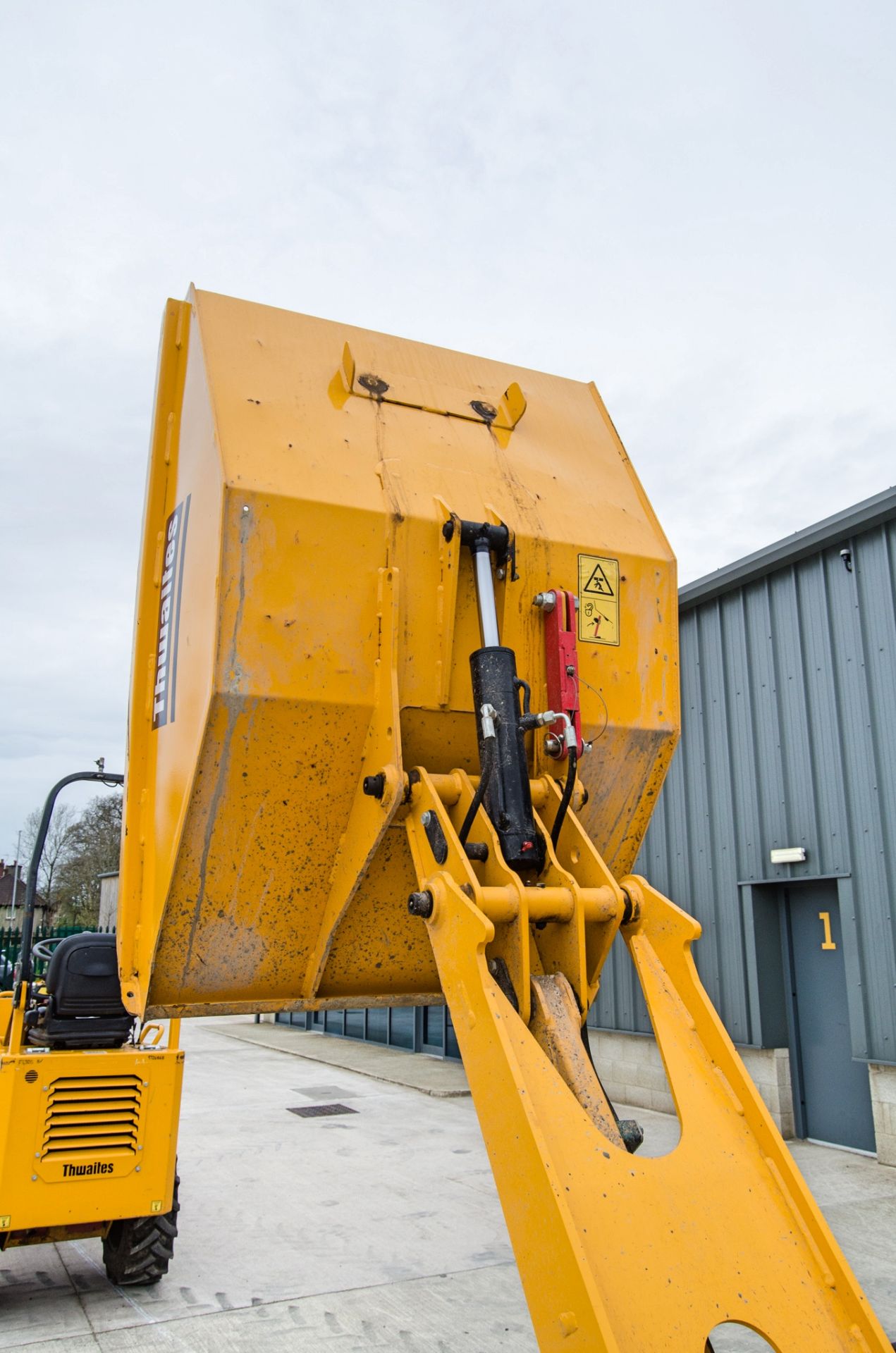 Thwaites 1 tonne hi-tip dumper Year: 2021 S/N: 2101F4144 Recorded Hours: 327 2104TWT905 - Image 12 of 23