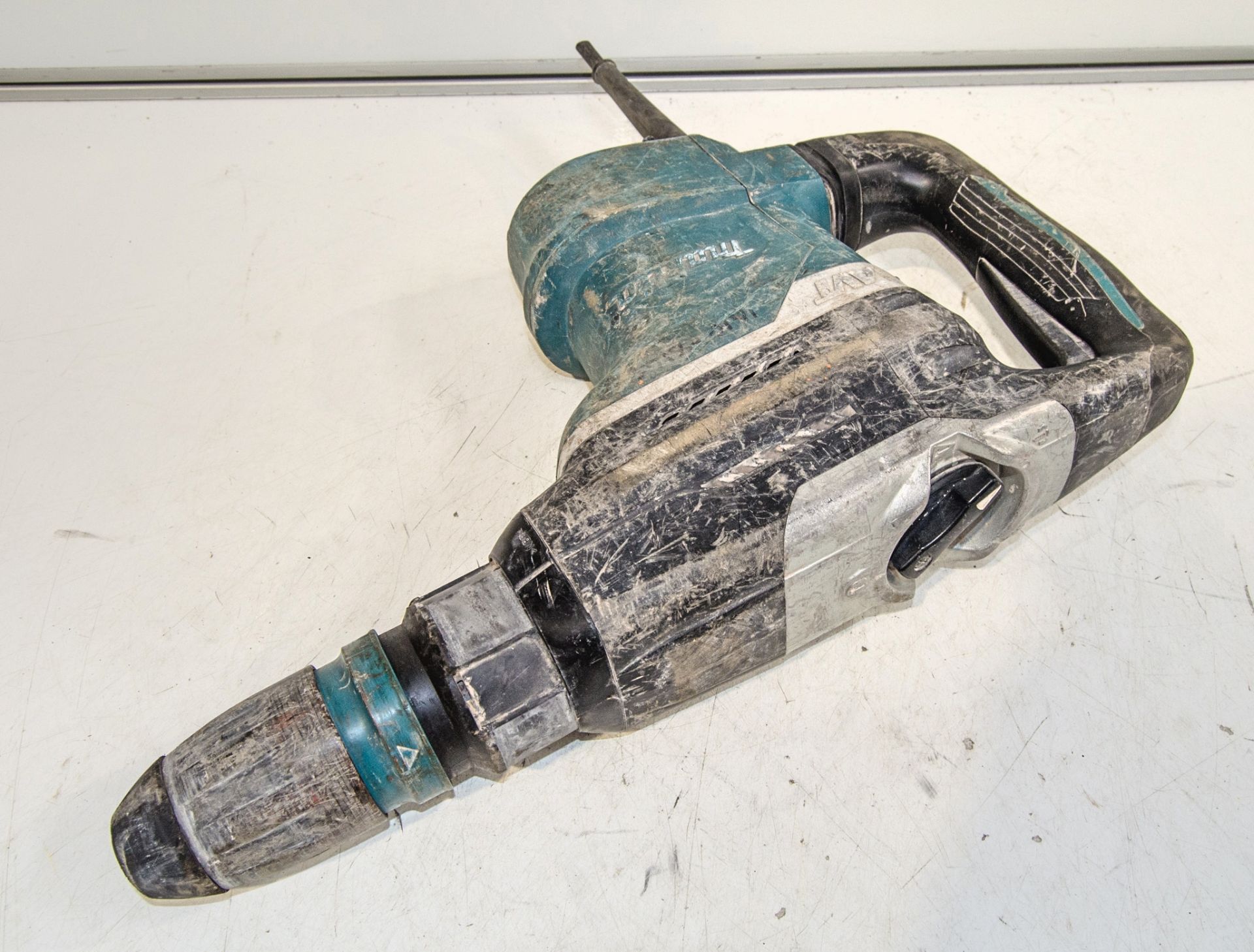 Makita HR4013C 110v SDS rotary hammer drill ** Cord cut off ** 14108118 - Image 2 of 2