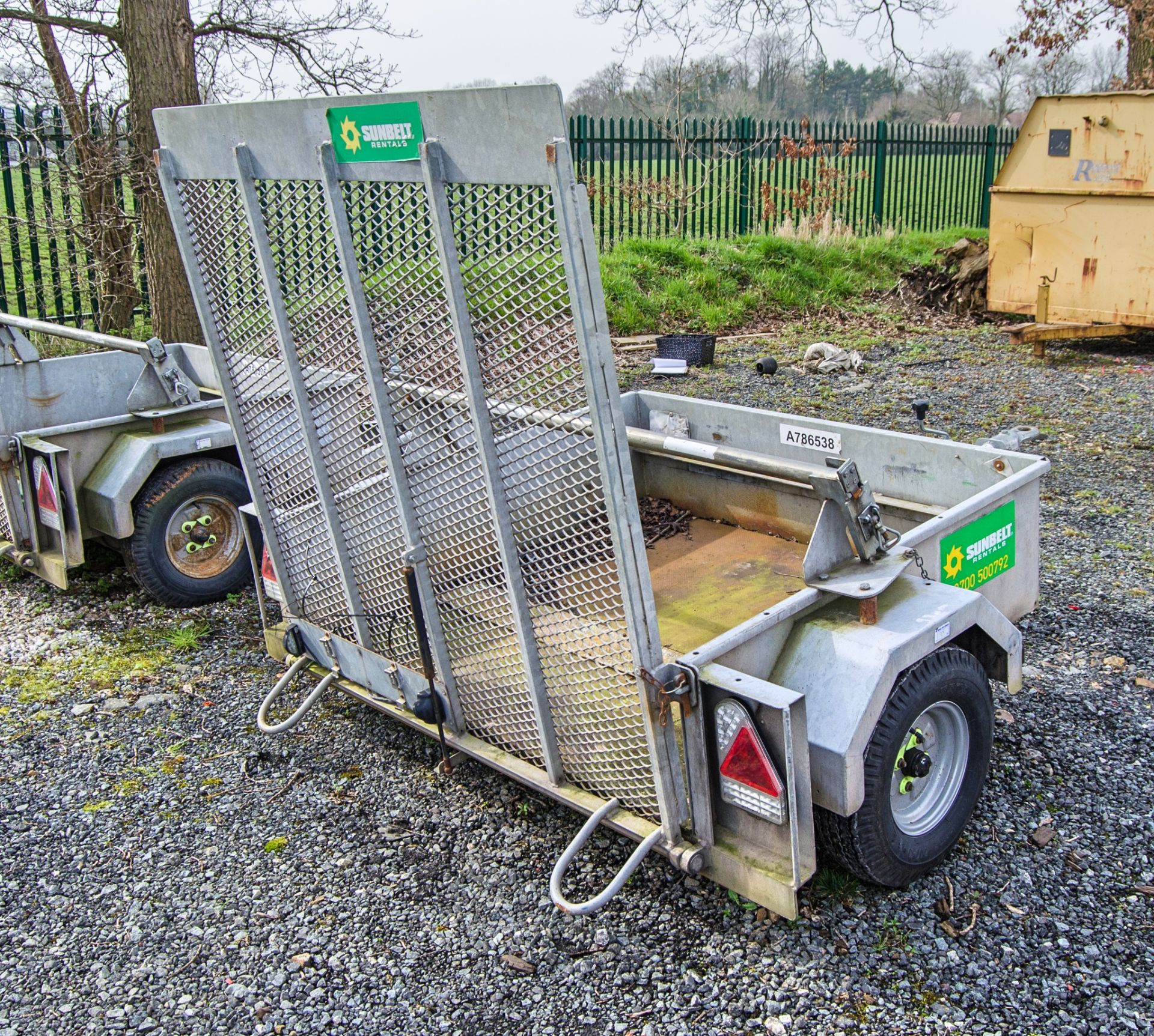 Hazlewood single axle traffic light trailer Bed size: 4ft 7 inch wide x 4ft long A786538 - Image 3 of 5