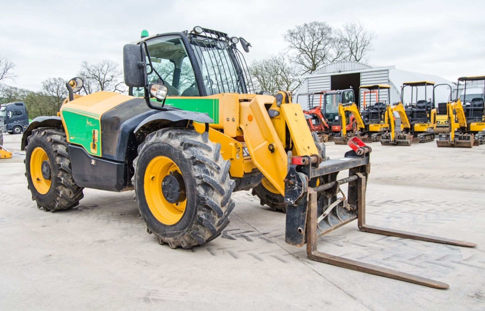 JCB 531-70 T4i IIIB 7 metre telescopic handler Year: 2015 S/N: 2347832 Recorded Hours: 2816 A668970 - Bild 2 aus 24