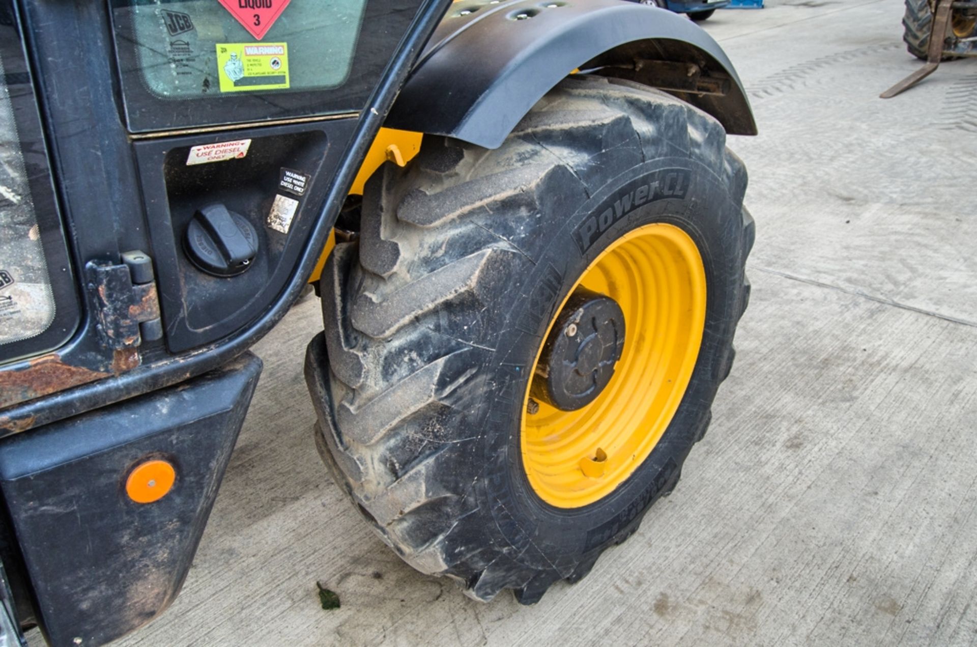 JCB 533-105 T4i IIIB 10.5 metre telescopic handler Year: 2015 S/N: 2349343 Recorded Hours: 3034 c/ - Image 15 of 24