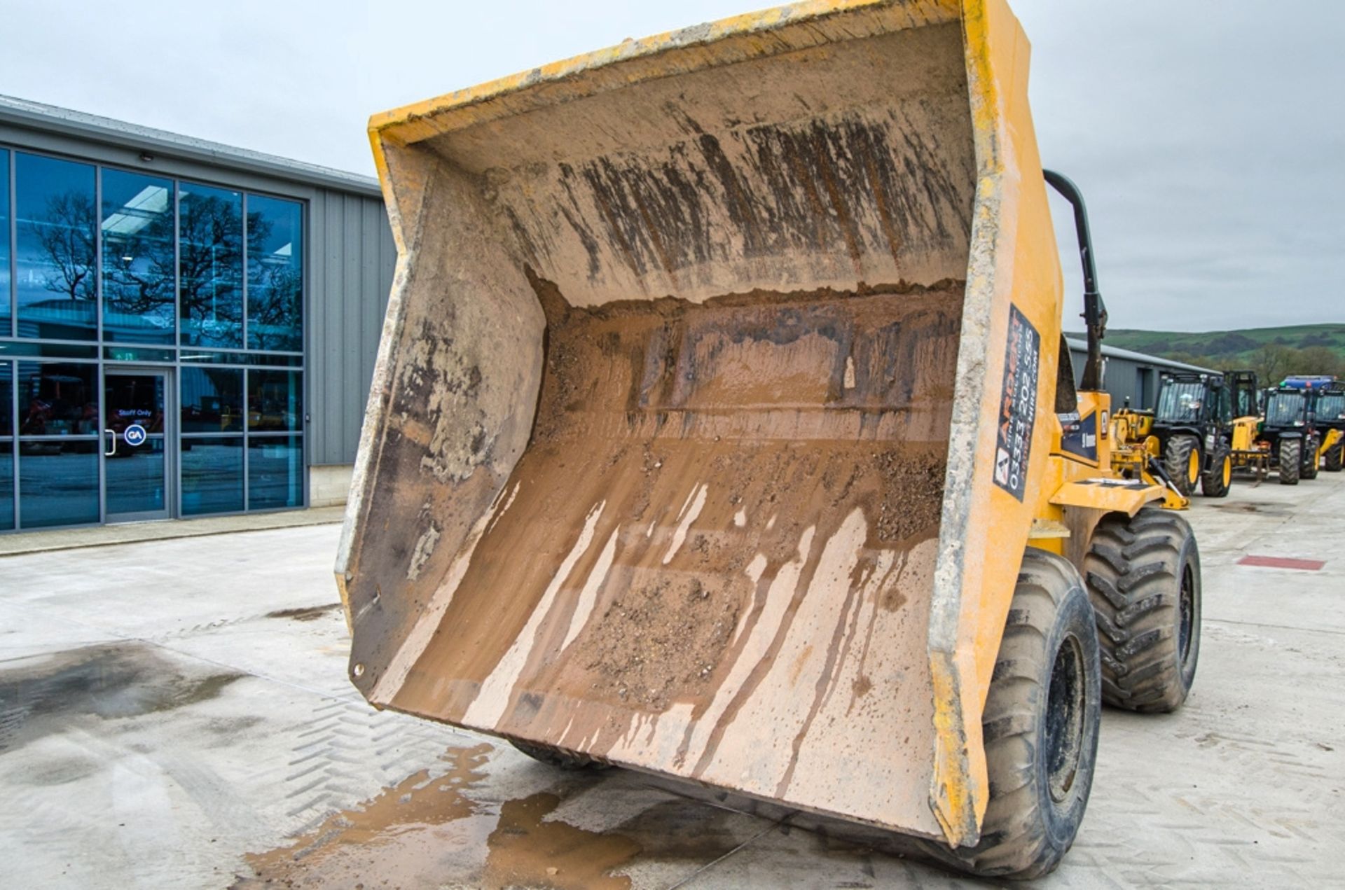 Thwaites 9 tonne straight skip dumper Year: 2018 S/N: 802E1239 Recorded Hours: 1667 09DU0085 - Image 10 of 23