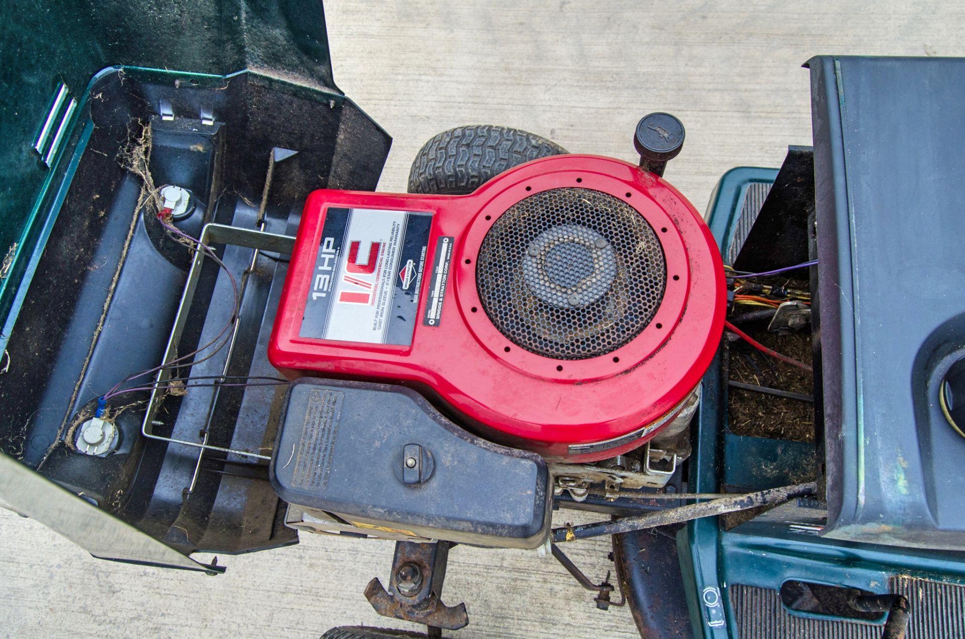 Hayter Heritage 13/30 petrol driven ride on lawn mower ** No VAT on hammer price but VAT will be - Bild 10 aus 10