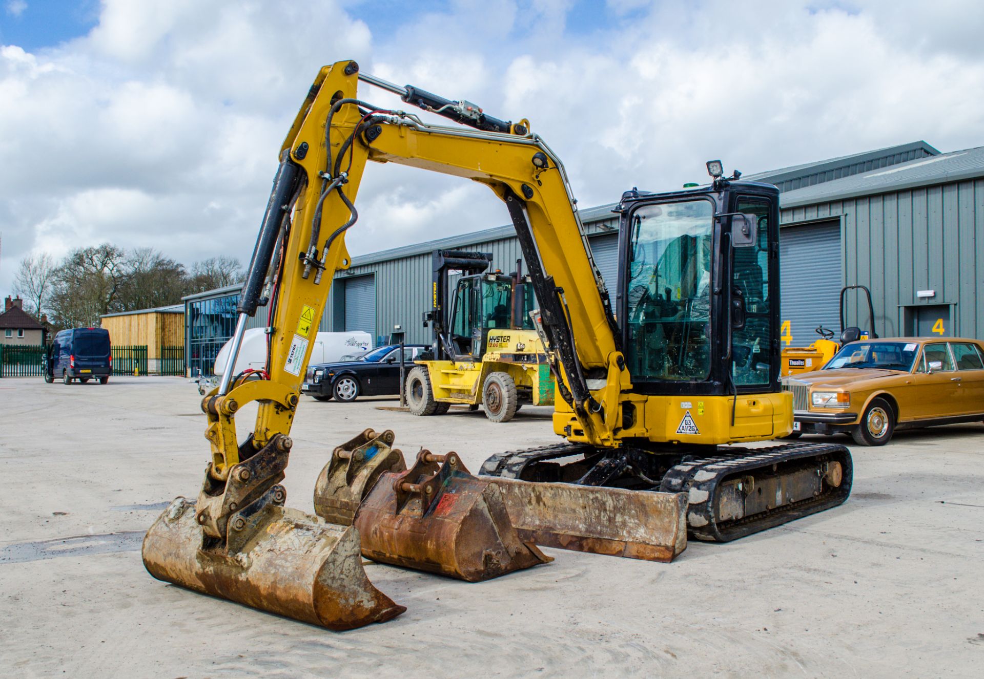 Caterpillar 305E2 5 tonne rubber tracked midi excavator Year: 2018 S/N: 5M08181 Recorded Hours: 2628