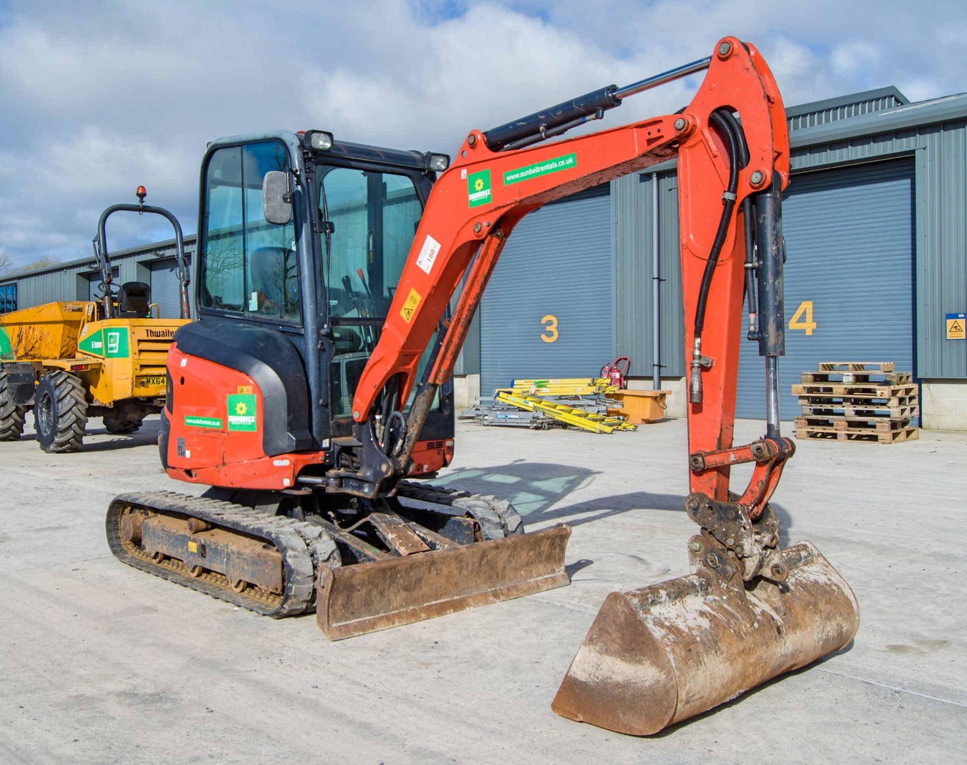 Kubota U27-4 2.7 tonne rubber tracked excavator Year: 2016 S/N: 58736 Recorded Hours: 2733 blade, - Image 2 of 23