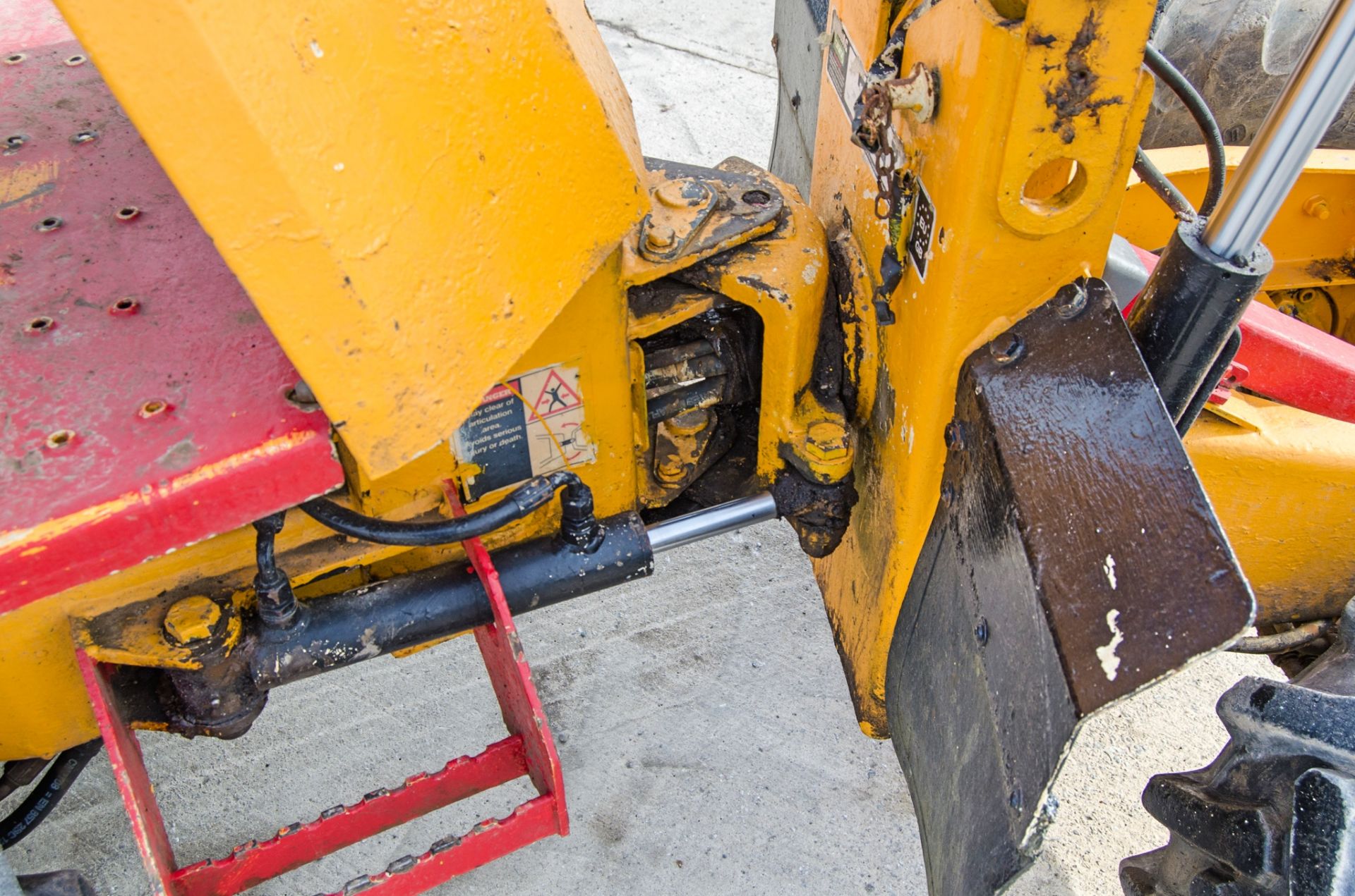 Thwaites 1 tonne hi-tip dumper Year: 2004 S/N: 402A5734 Recorded Hours: 2479 - Image 12 of 23