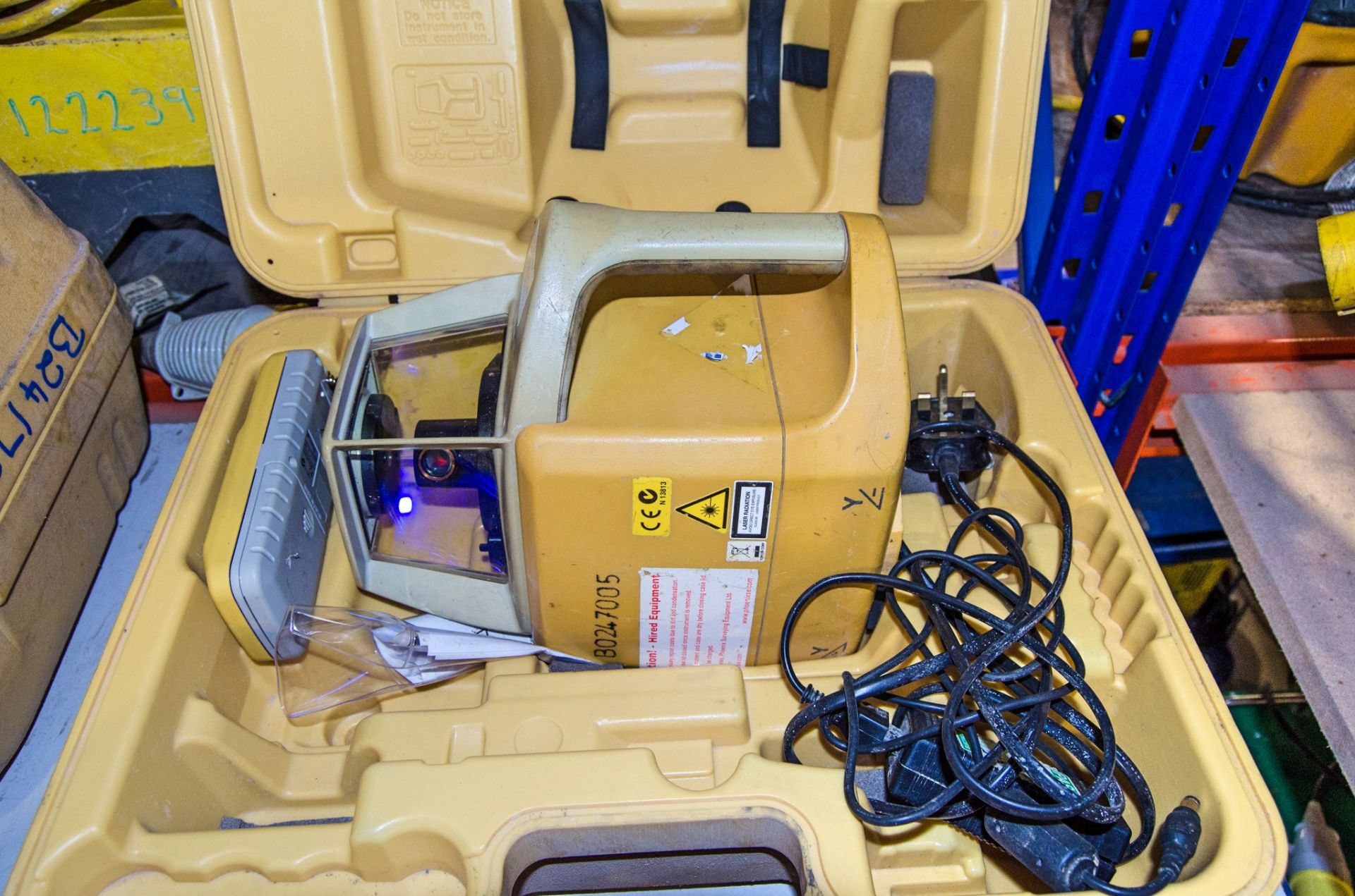 Topcon RL100-25 rotating laser level c/w RC400 receiver, charger and carry case B0247005