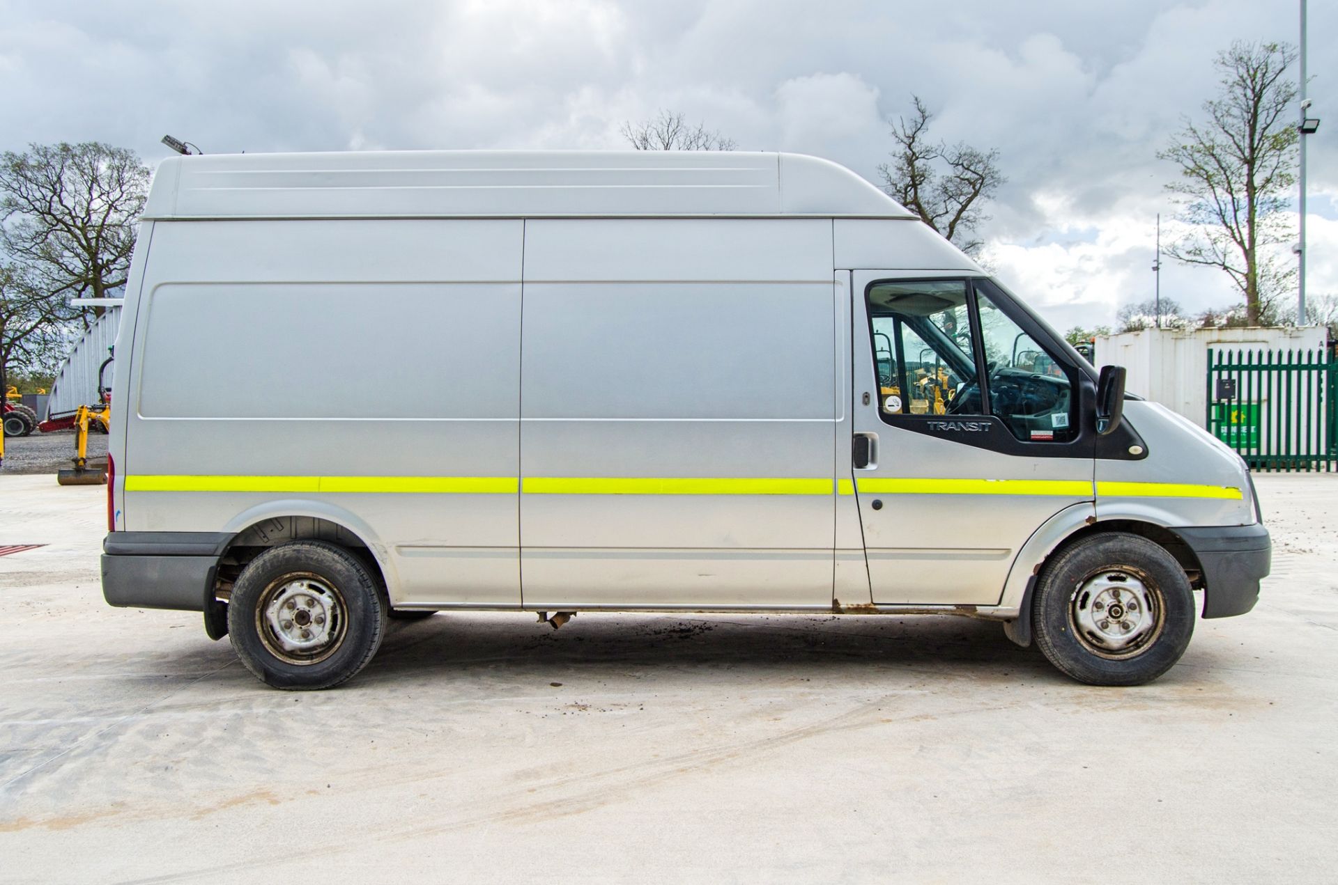 Ford Transit 125 T350 2198cc diesel RWD LWB 6 speed manual drain surveillance panel van Registration - Image 8 of 38