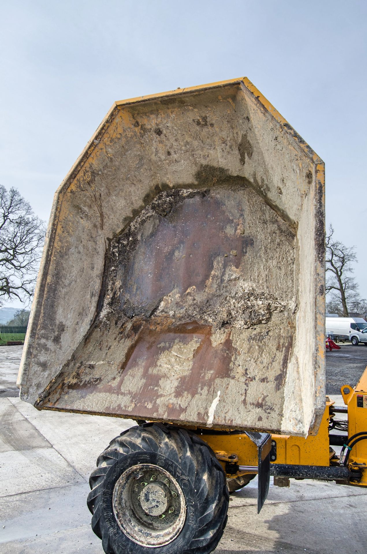 Thwaites 6 tonne swivel skip dumper Year: 2016 S/N: 1604D6002 Recorded Hours: 822 c/w V5C - Image 9 of 21