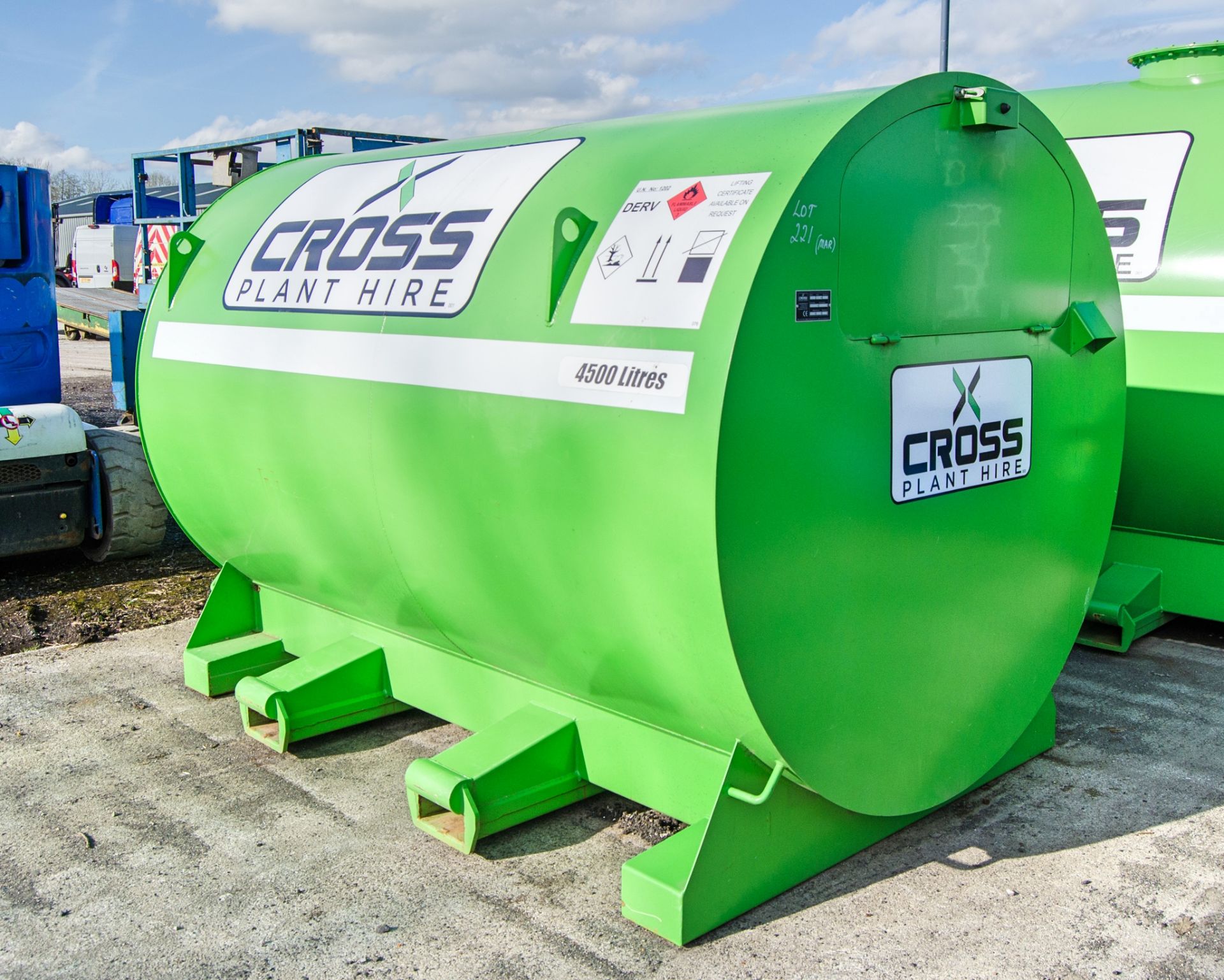 Cross Plant 4,500 litre bunded steel fuel bowser c/w petrol driven pump, delivery meter, hose and - Bild 2 aus 5