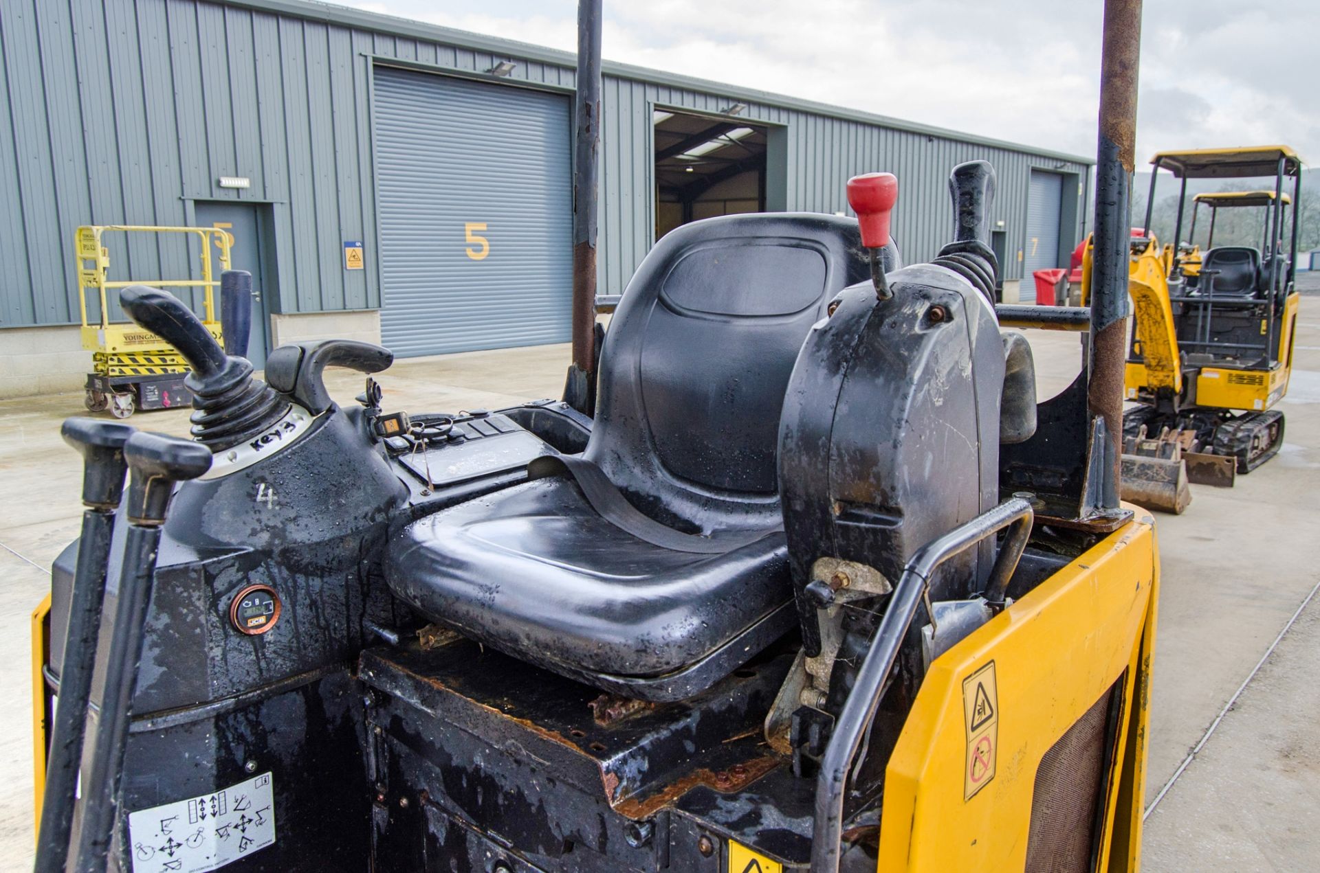 JCB 15C-1 1.5 tonne rubber tracked mini excavator Year: 2019 S/N: 2710238 Recorded Hours: 1142 - Image 18 of 23