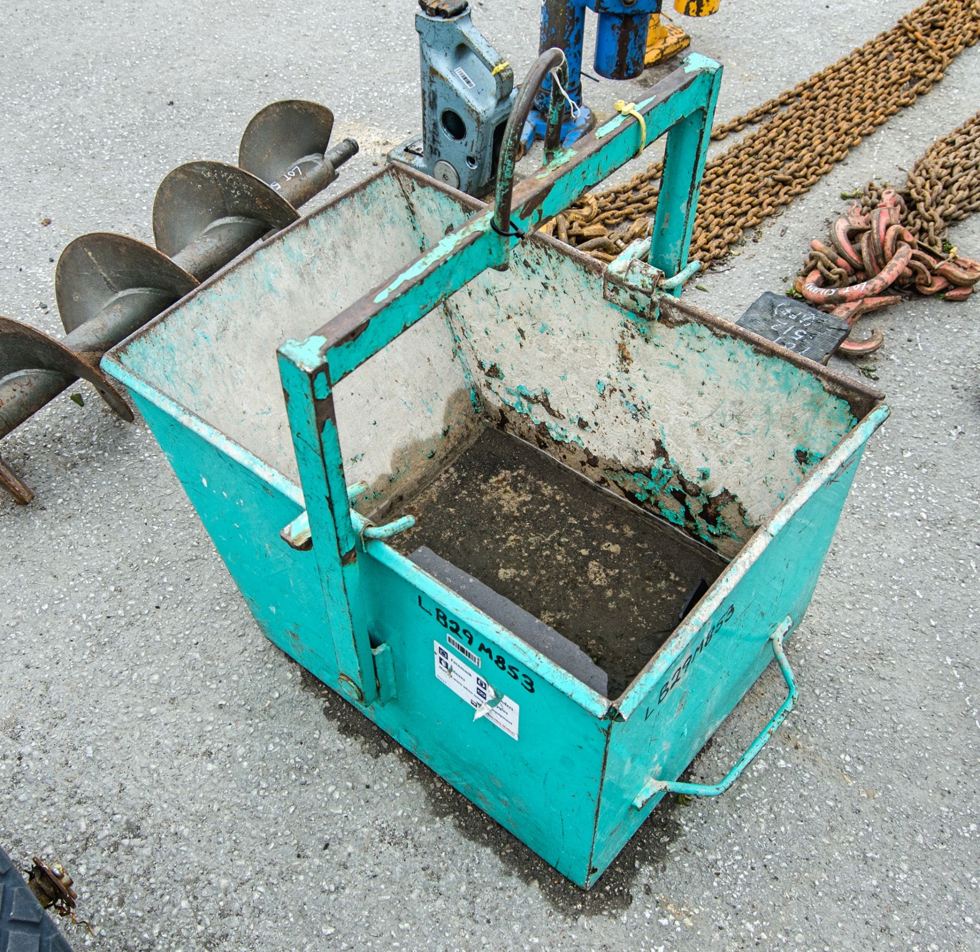 Mini crane skip LB29MB53 - Image 2 of 2