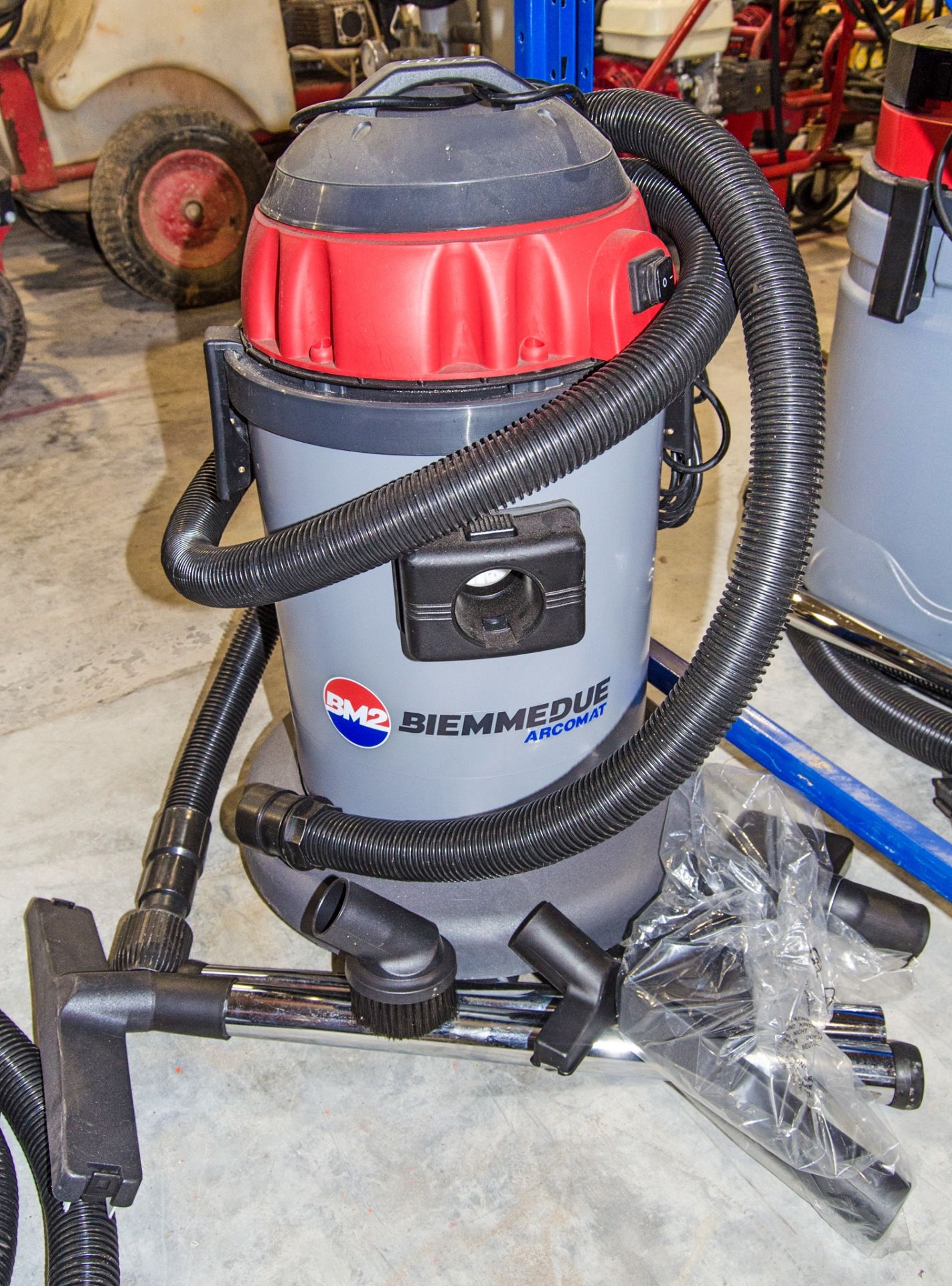 Biemmedue Arcomat 240v vacuum cleaner ** New & unused **