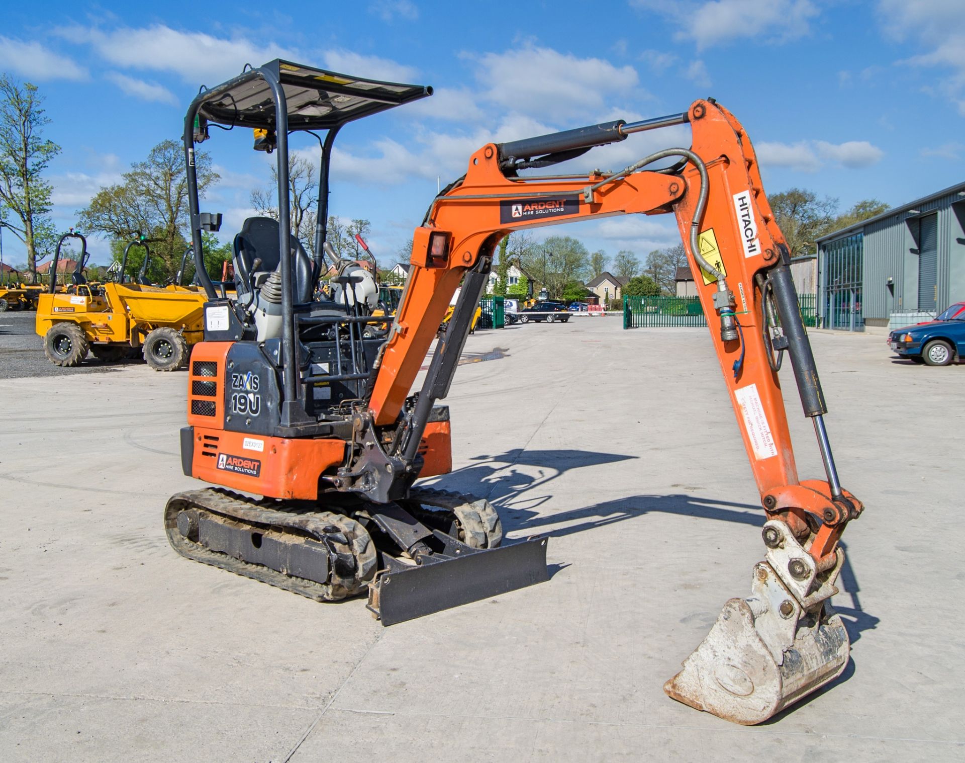 Hitachi Zaxis 19U 1.9 tonne rubber tracked mini excavator Year: 2018 S/N: 22833 Recorded Hours: - Image 2 of 26