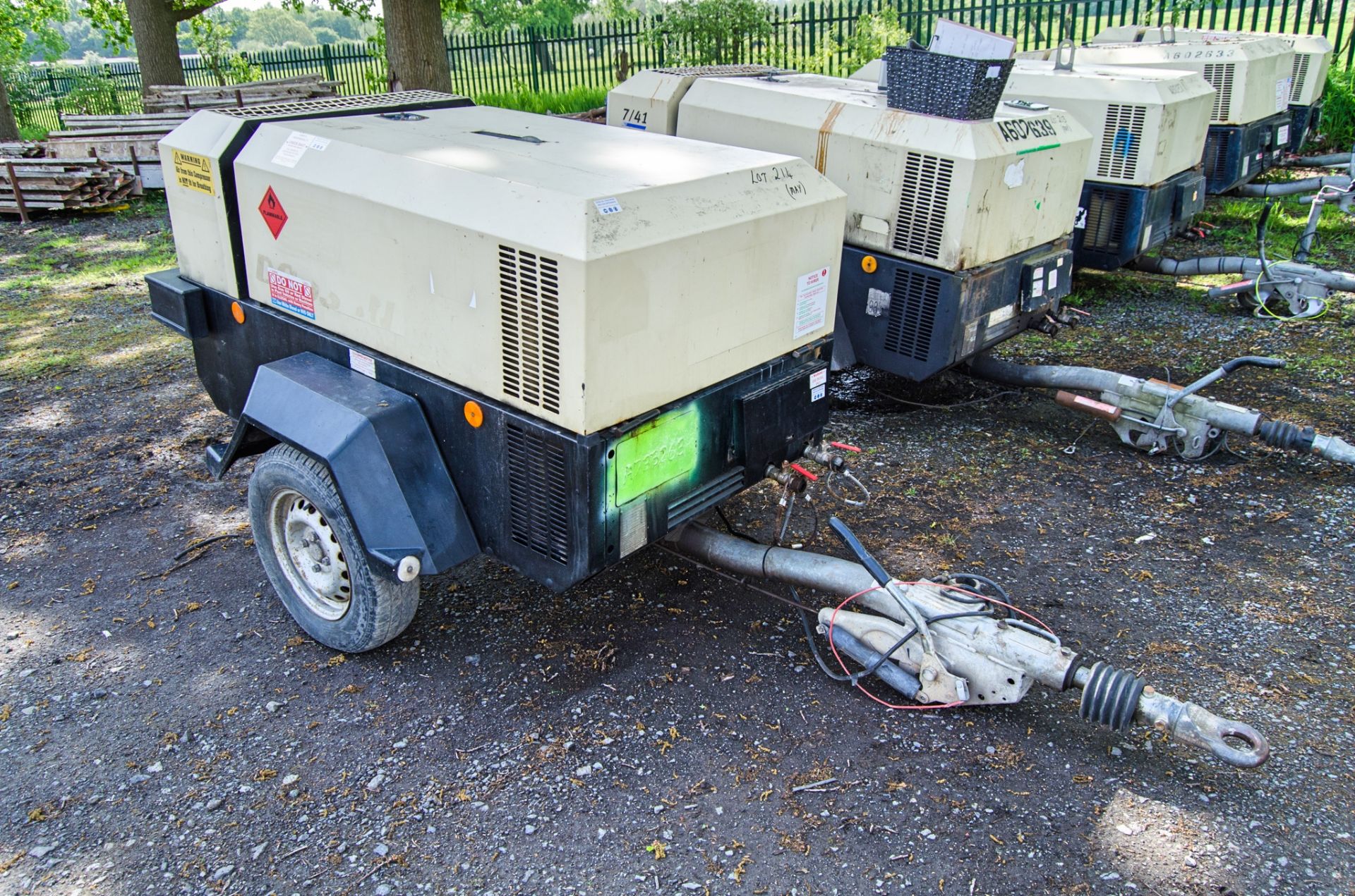 Doosan 741 diesel driven fast tow mobile air compressor Year: 2016 S/N: 434233 Recorded Hours: - Image 2 of 11