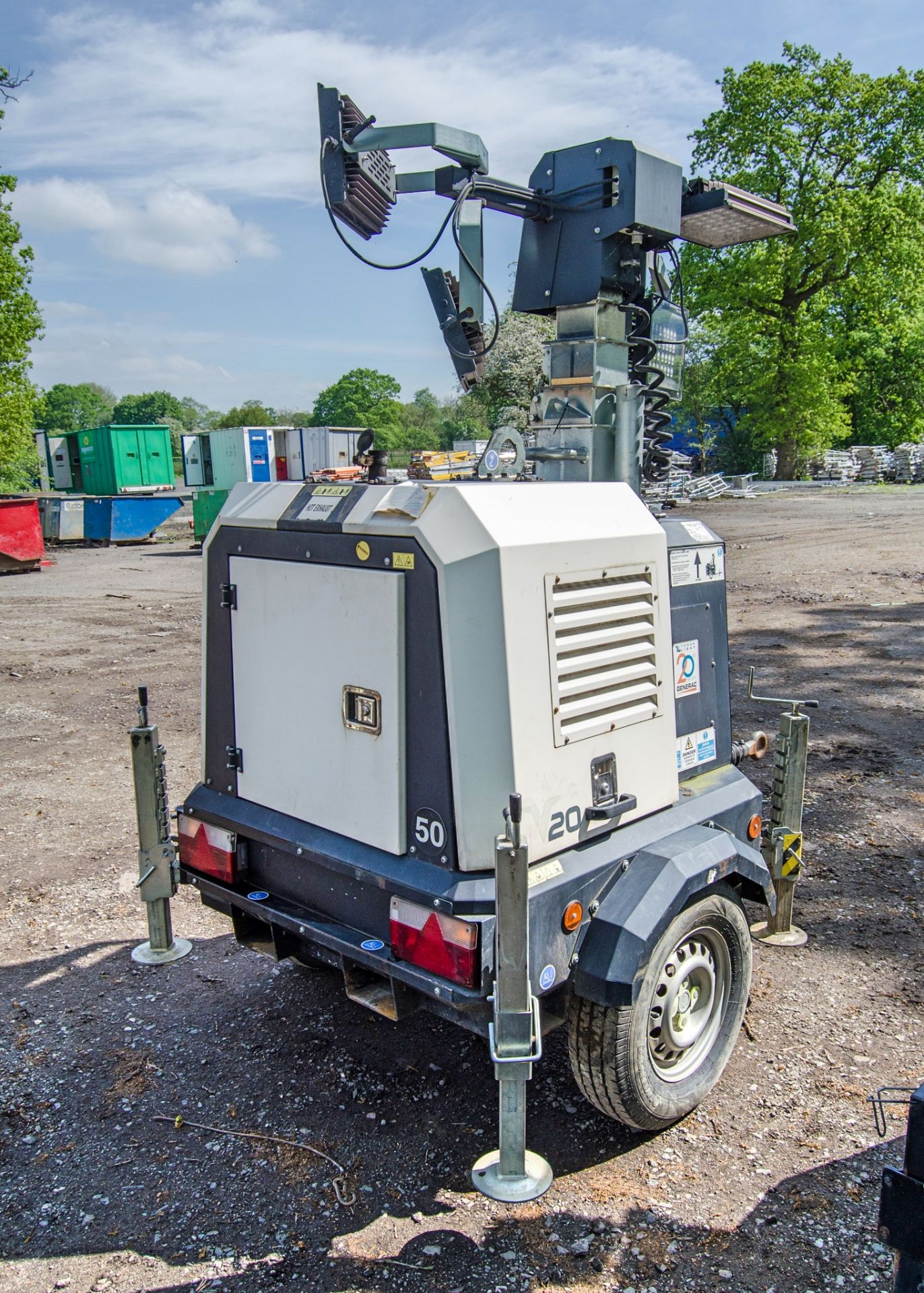 Generac V20 diesel driven 4-head LED fast tow mobile lighting tower Year: 2017 S/N: 1705273 Recorded - Image 4 of 12