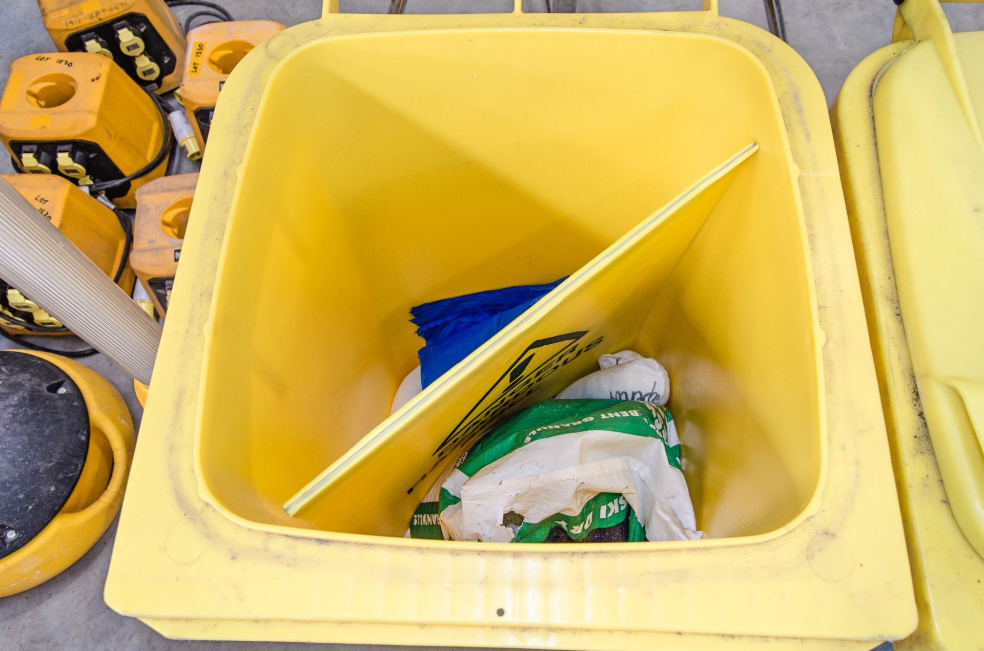 Spill kit wheelie bin 13600077 - Image 2 of 2