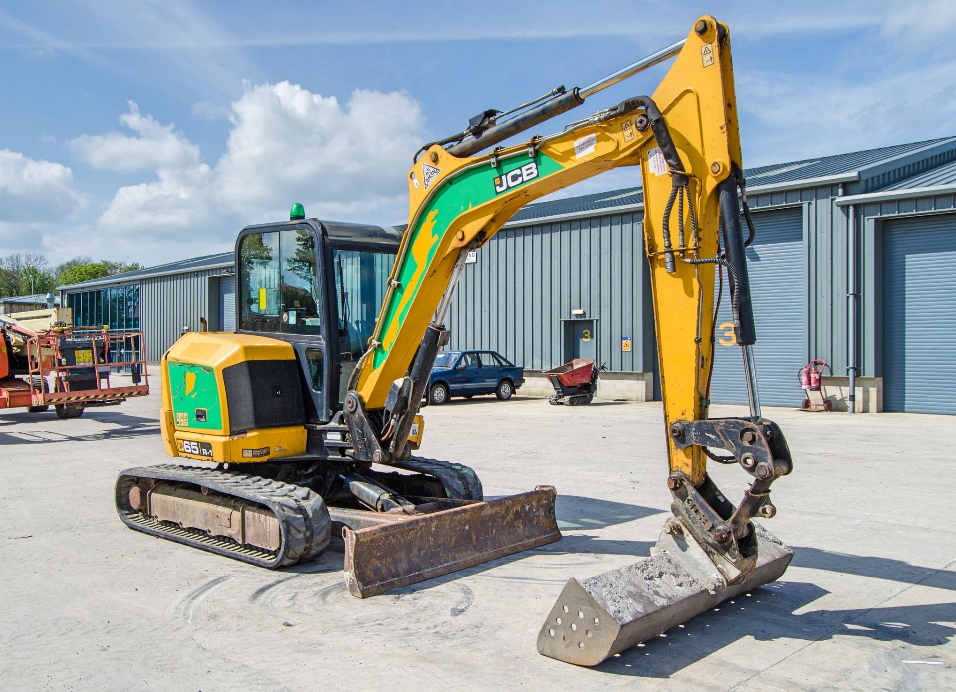 JCB 65R-1 6.5 tonne rubber tracked excavator Year: 2015 S/N: 1914100 Recorded Hours: 714 blade, - Image 2 of 24