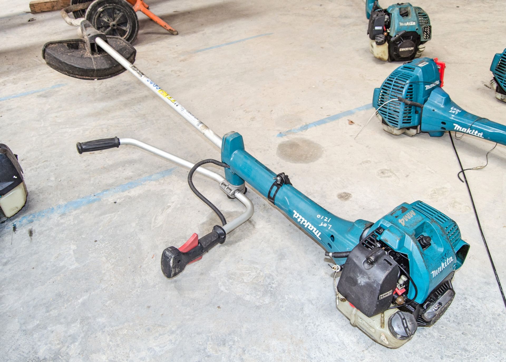 Makita EM435IUH petrol driven strimmer ** Throttle cable disconnected ** MAK0027 - Image 2 of 2