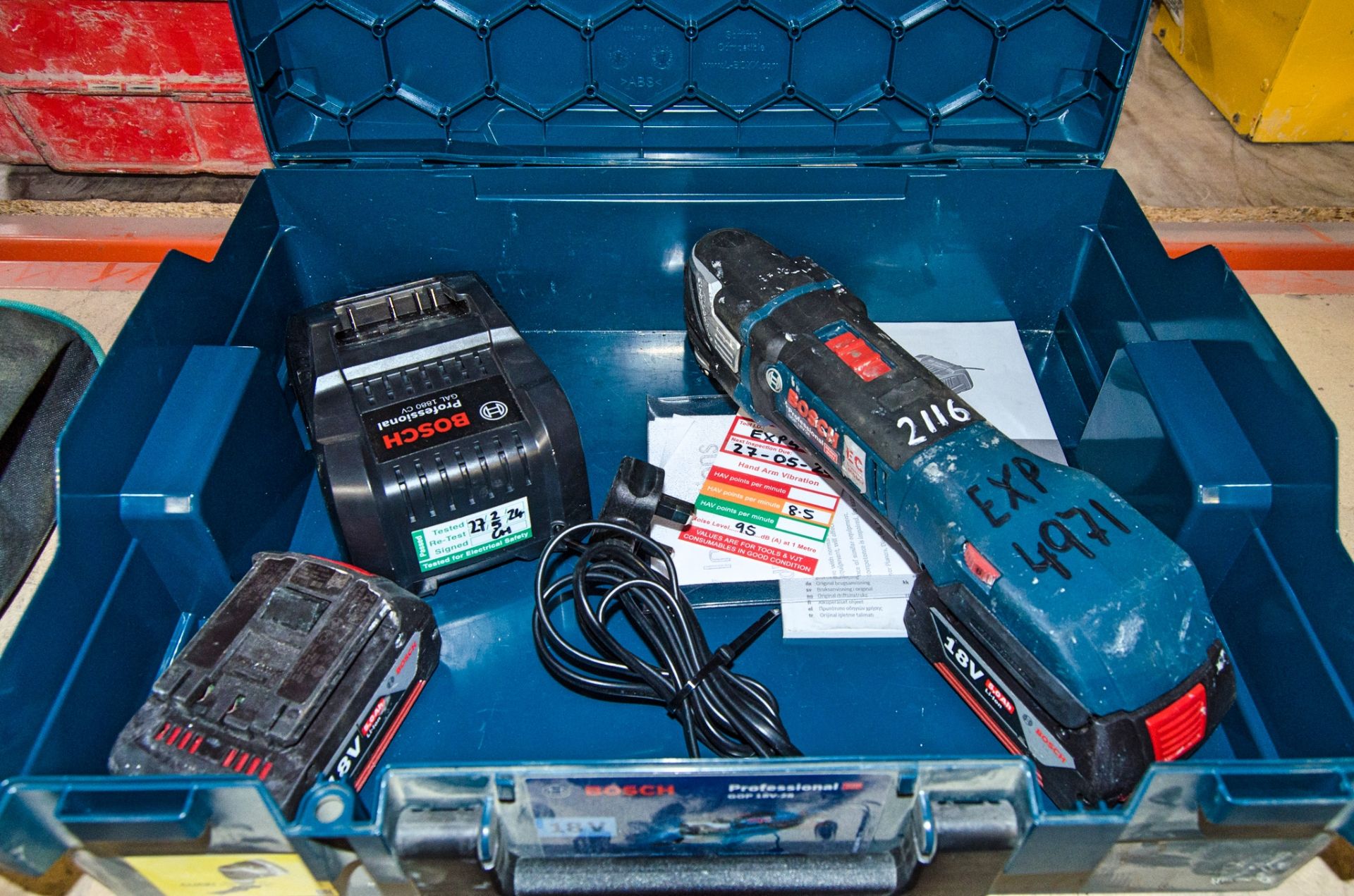 Bosch GOP 18V-2B 18v cordless multi tool c/w 2 - batteries, charger & carry case EXP4971