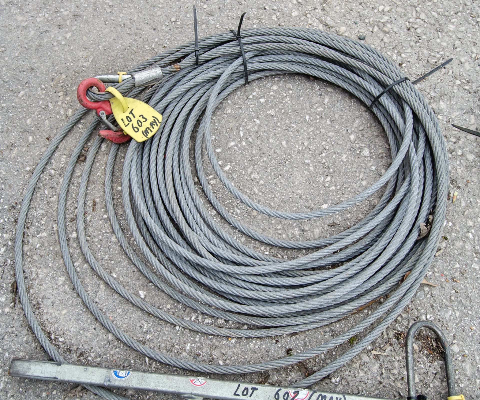 30 metre wire rope L672D563