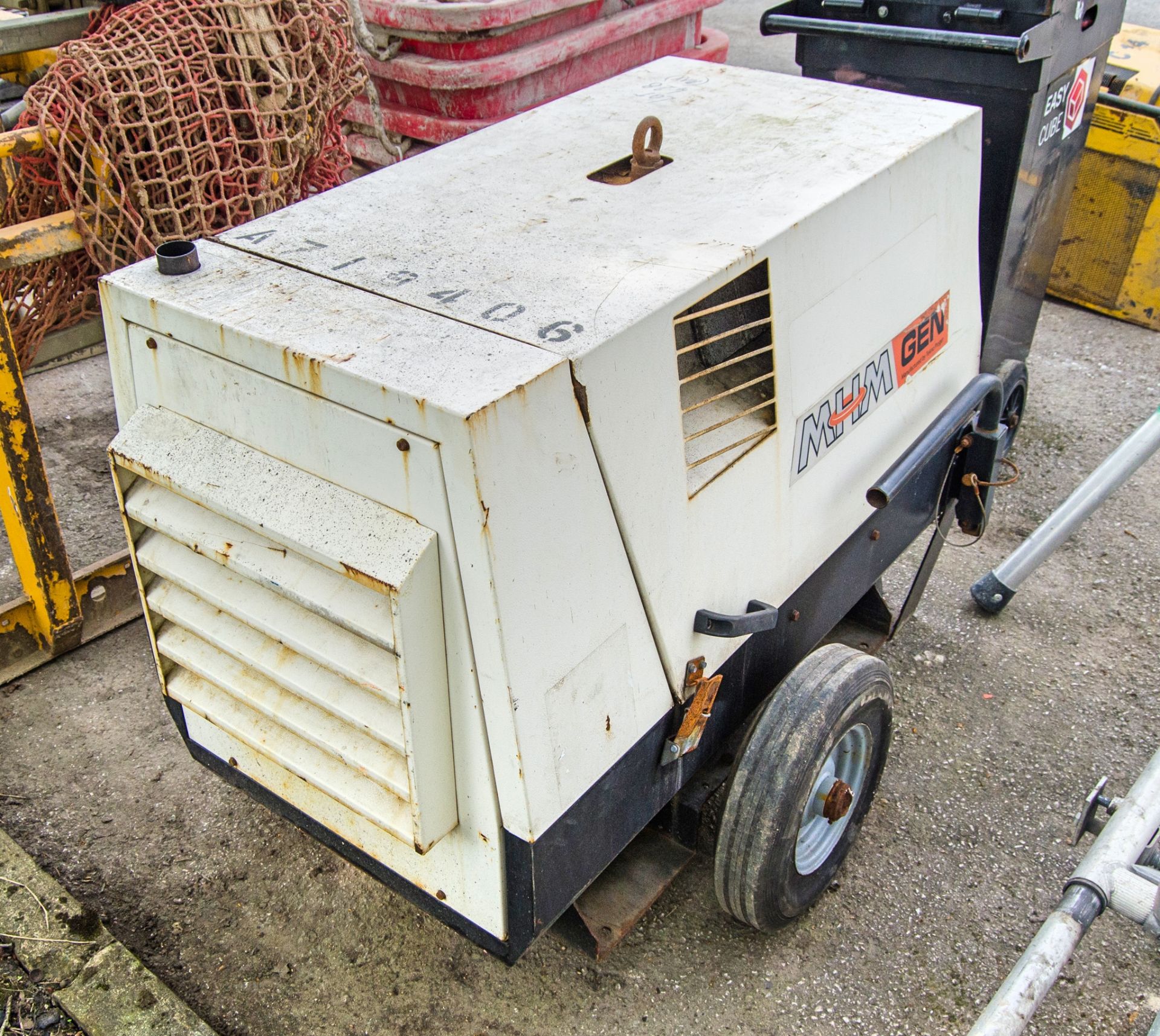 MHM MG1000 SSK-V 10 kva diesel driven generator S/N: 229150127 Recorded hours: 1867 A719406 - Image 2 of 4