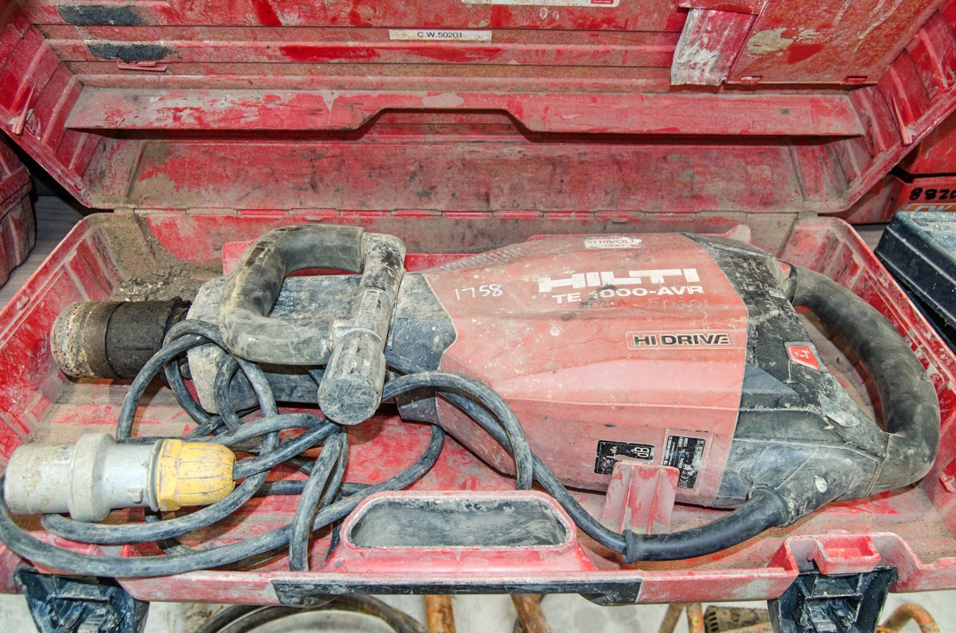 Hilti TE1000-AVR 110v breaker c/w carry case 50201