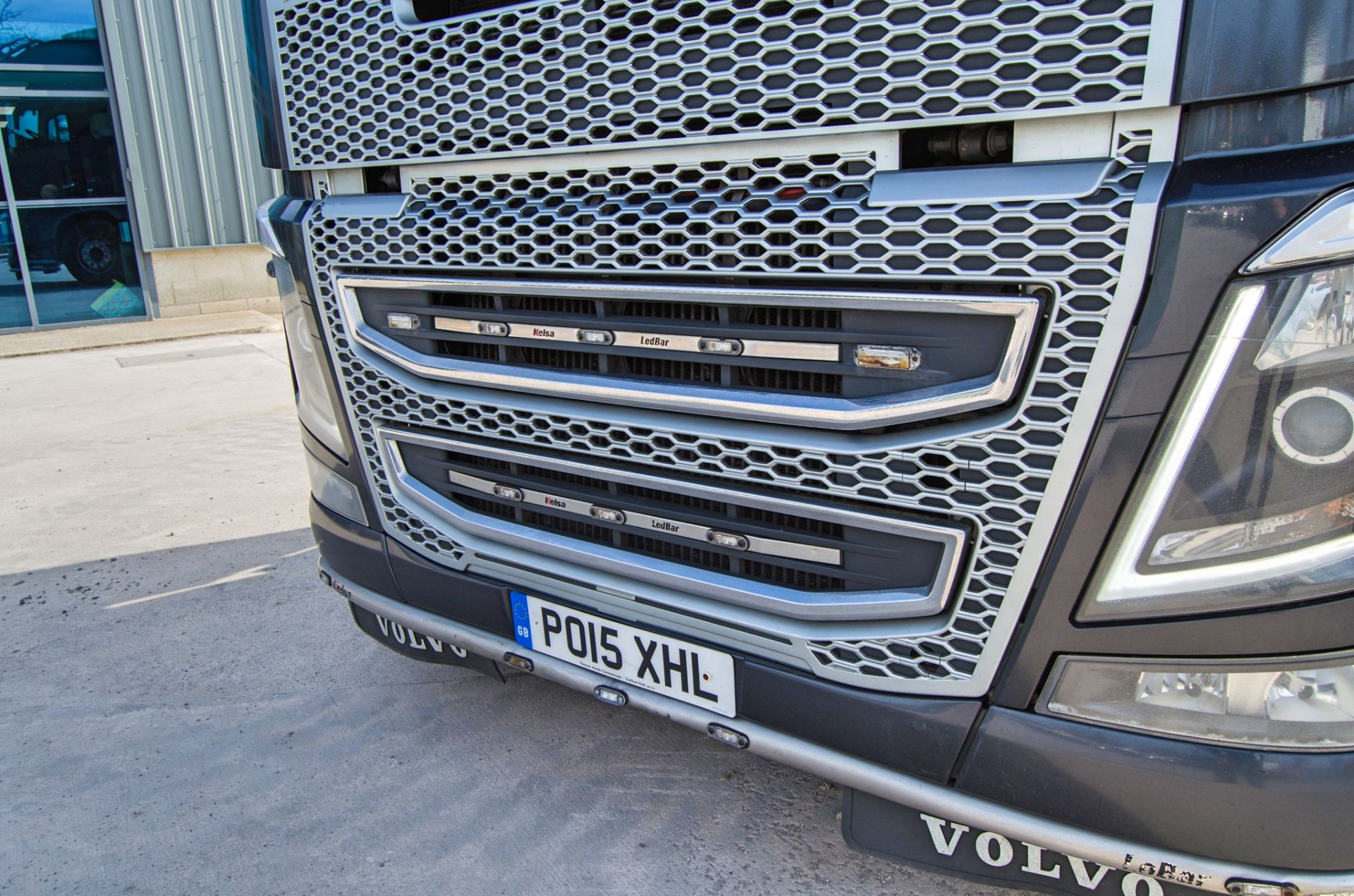 Volvo FH16 750 6x2 tractor unit Registration Number: PO15 XHL Date of Registration: 29/05/2015 MOT - Image 10 of 31