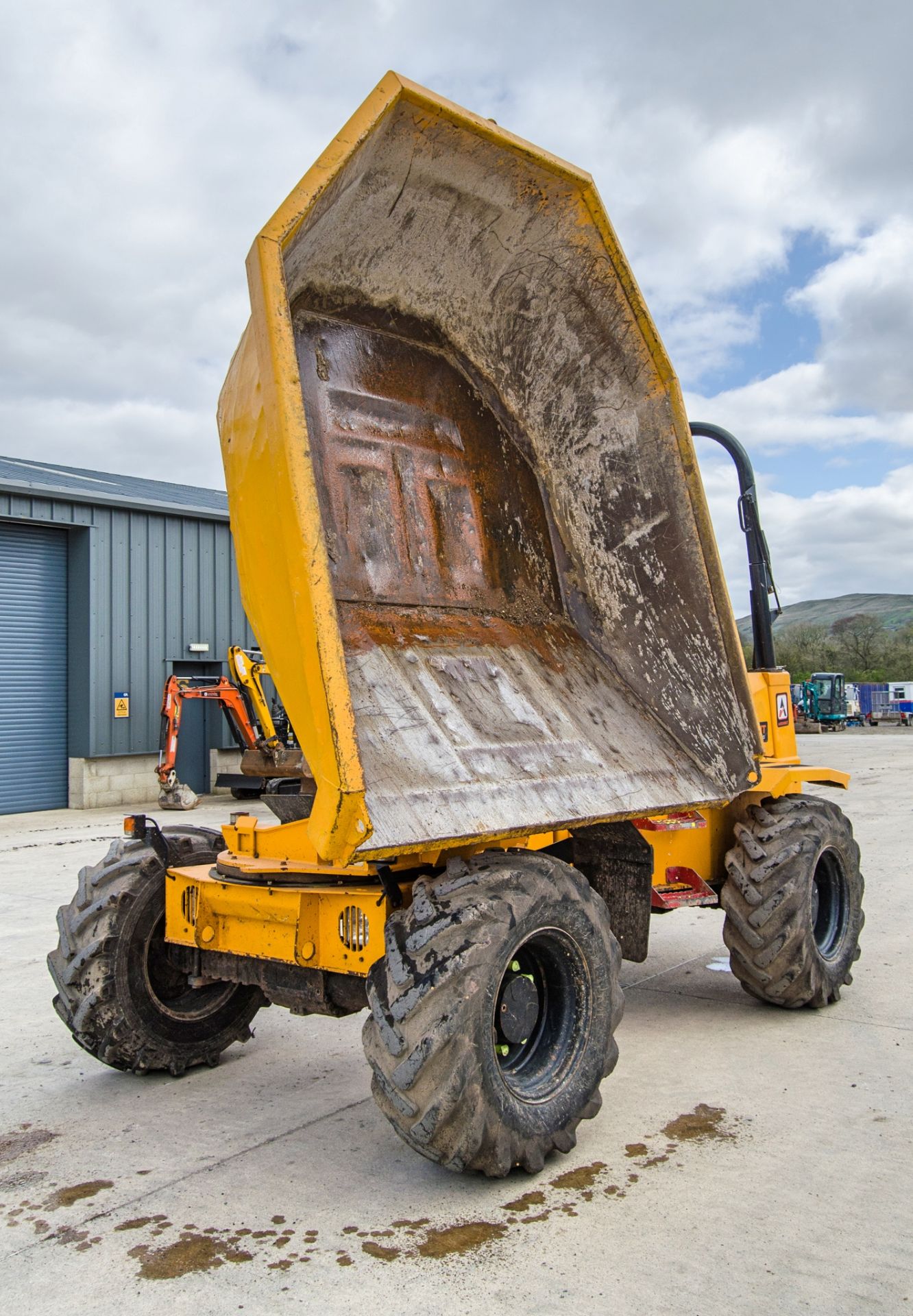 Thwaites 6 tonne swivel skip dumper Year: 2018 S/N: 1803E1456 Recorded hours: 1817 06DS0074 - Image 9 of 21