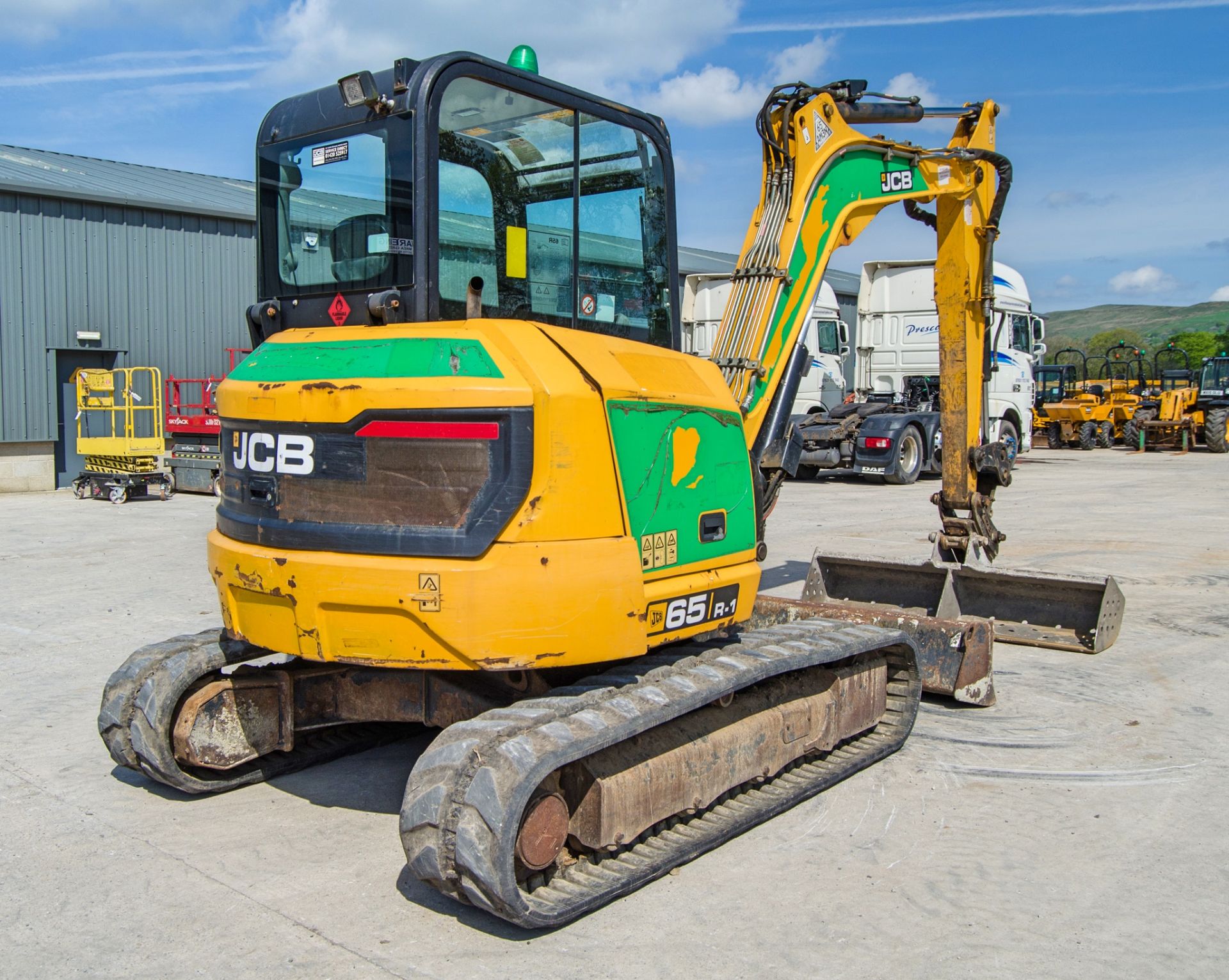 JCB 65R-1 6.5 tonne rubber tracked excavator Year: 2015 S/N: 1914100 Recorded Hours: 714 blade, - Image 3 of 24