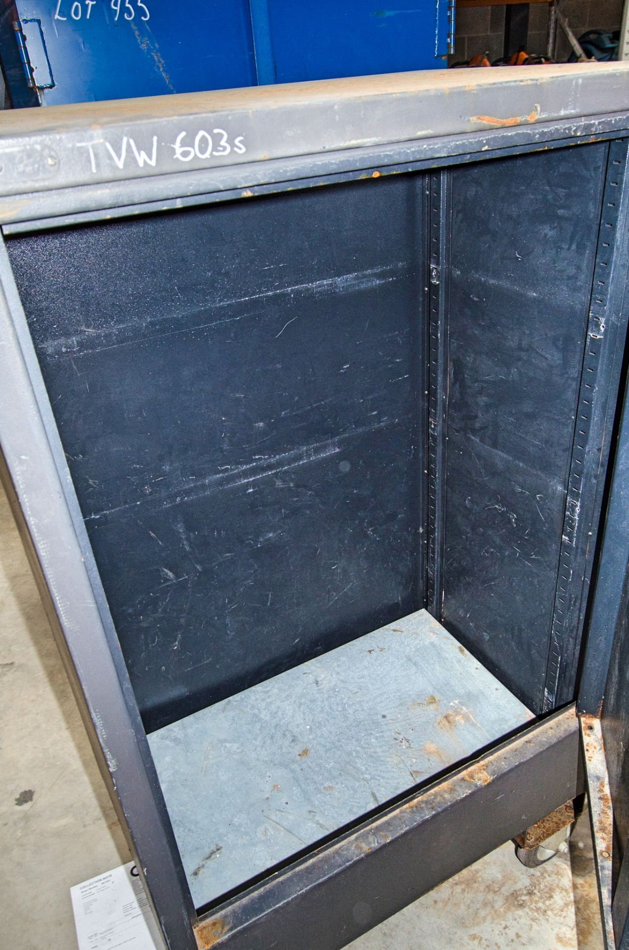 Steel tool cabinet c/w keys TVW603S - Image 2 of 2