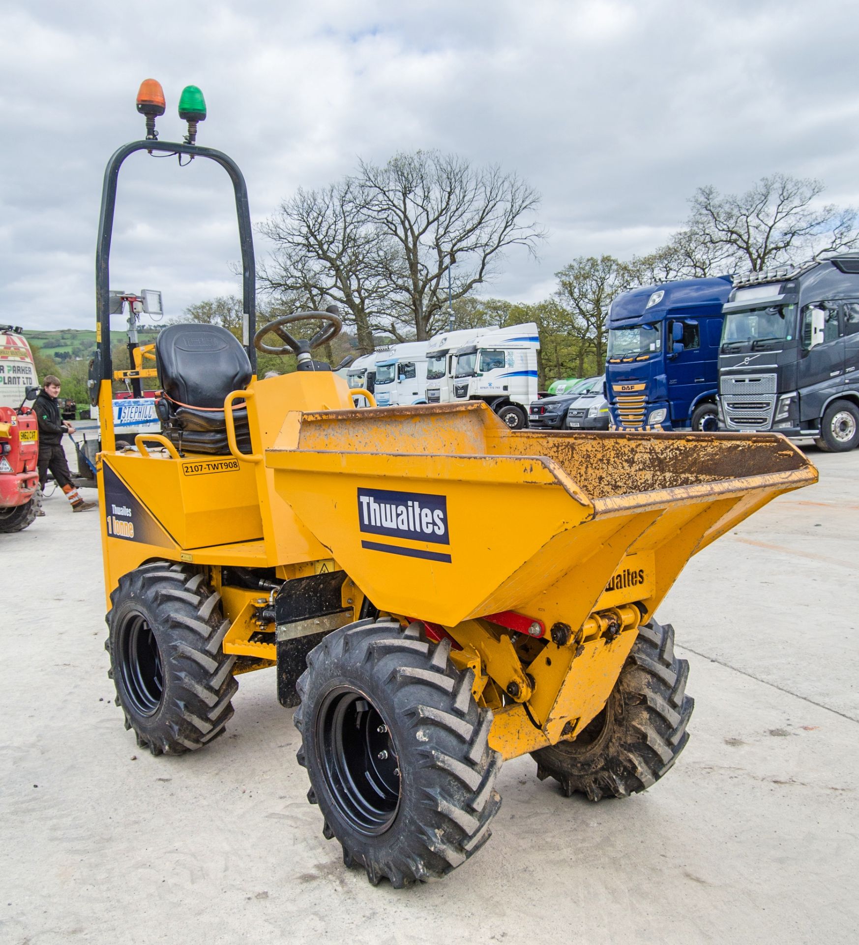 Thwaites 1 tonne hi-tip dumper Year: 2021 S/N: 2101F4652 Recorded Hours: 414 2107TWT908 - Image 2 of 23